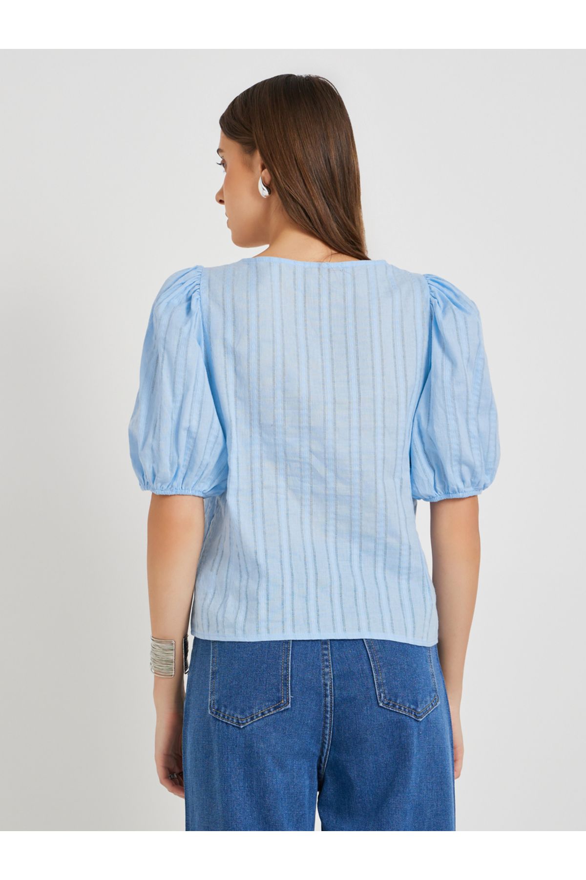 Styli-Textured Puff Sleeve Square Neck Buttoned Top 5