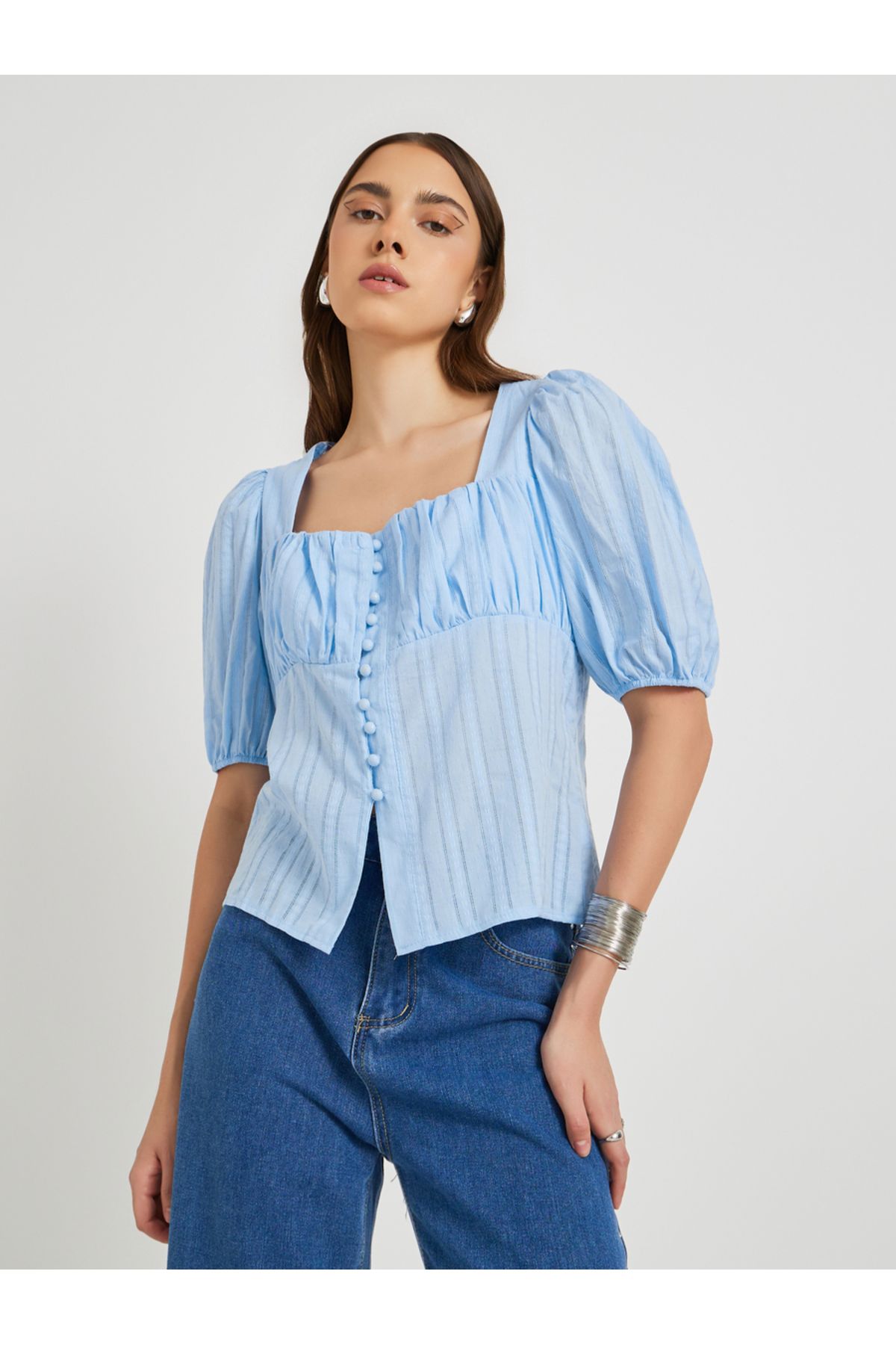Styli-Textured Puff Sleeve Square Neck Buttoned Top 3