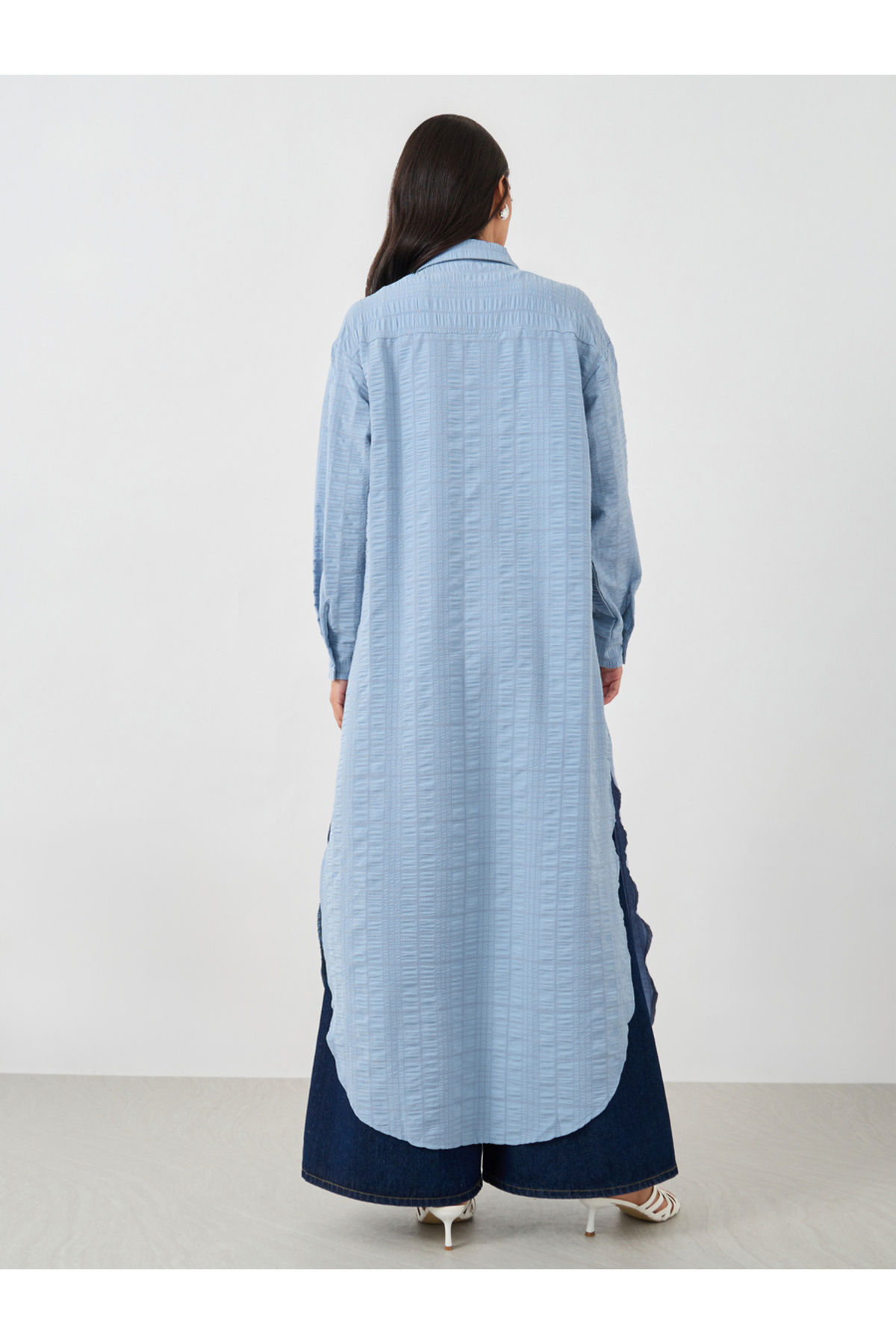Styli-Plaid Regular Fit Maxi Kimono with Side Slits 5