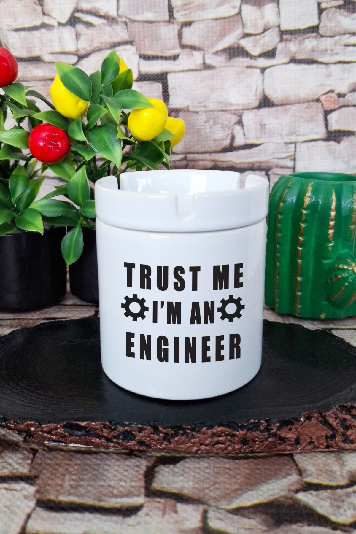 qoeuyl boutique Trust Me I'm An Engineer Mühendis Hediye Baskılı Seramik Kapaklı Kokusuz Küllük
