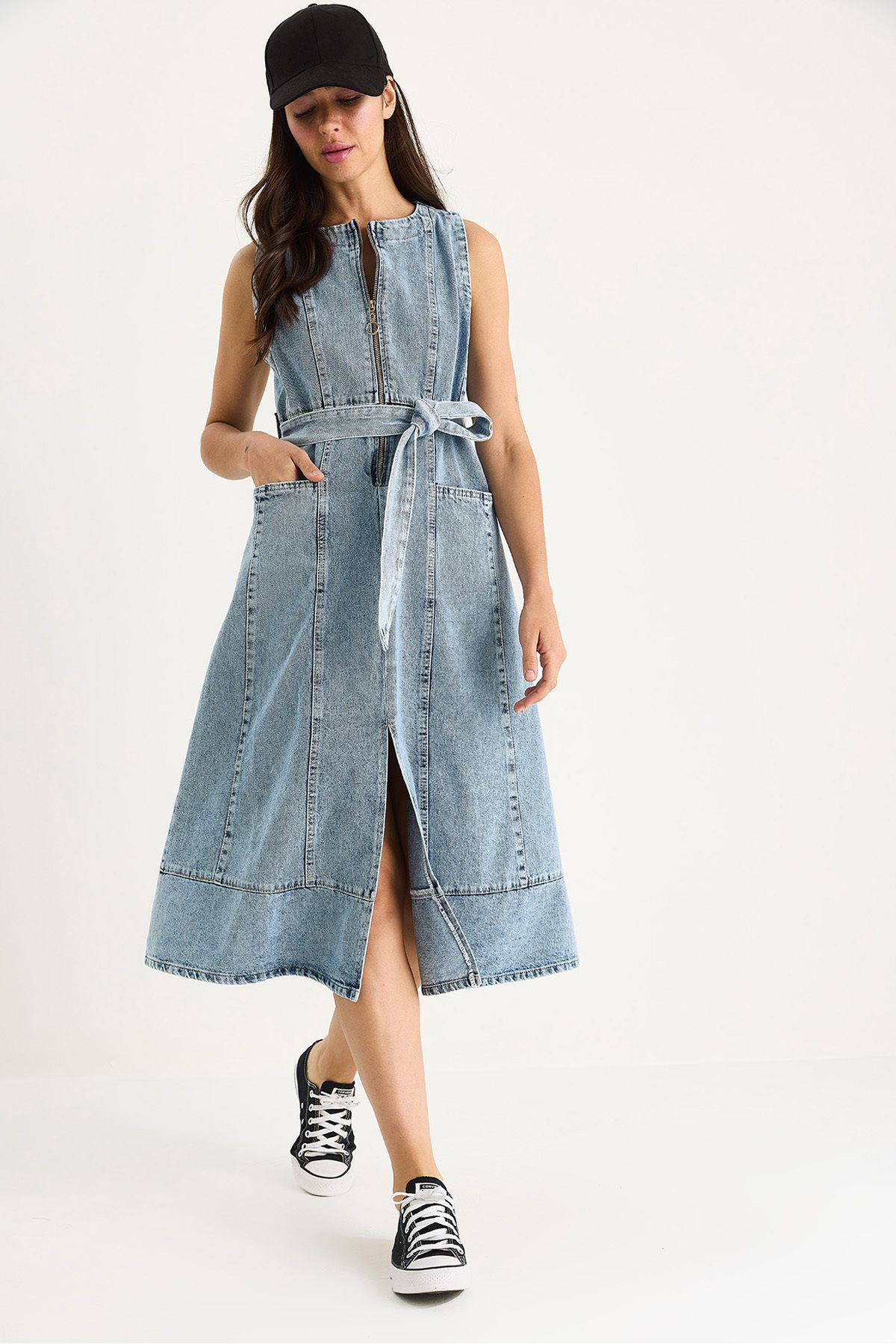 Bianco Lucci Kadın Önü Fermuarlı Torba Cepli Kuşaklı Denim Elbise 60283439