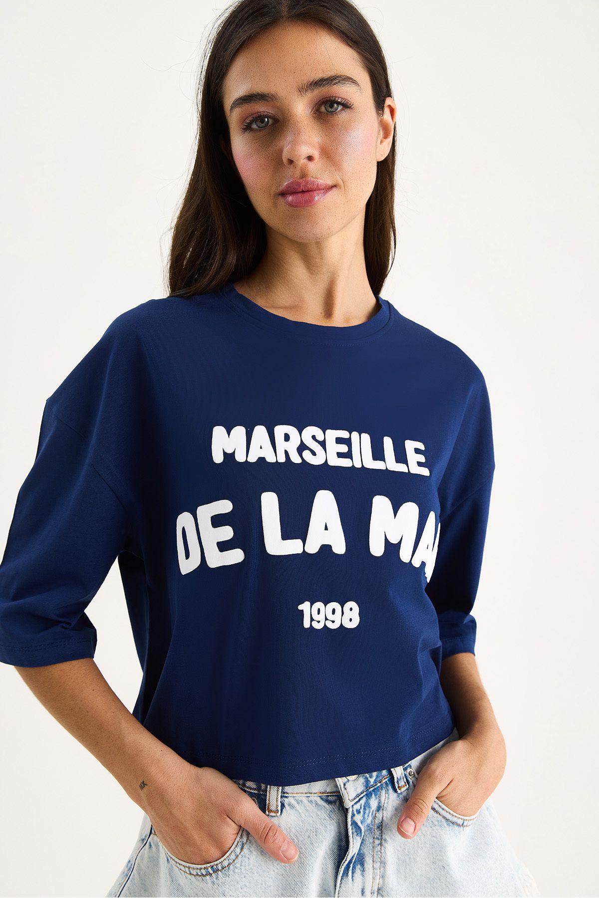 Bianco Lucci Kadın Yazı Baskılı Bisiklet Yaka %100 Pamuklu Crop T-Shirt 6705 60283450