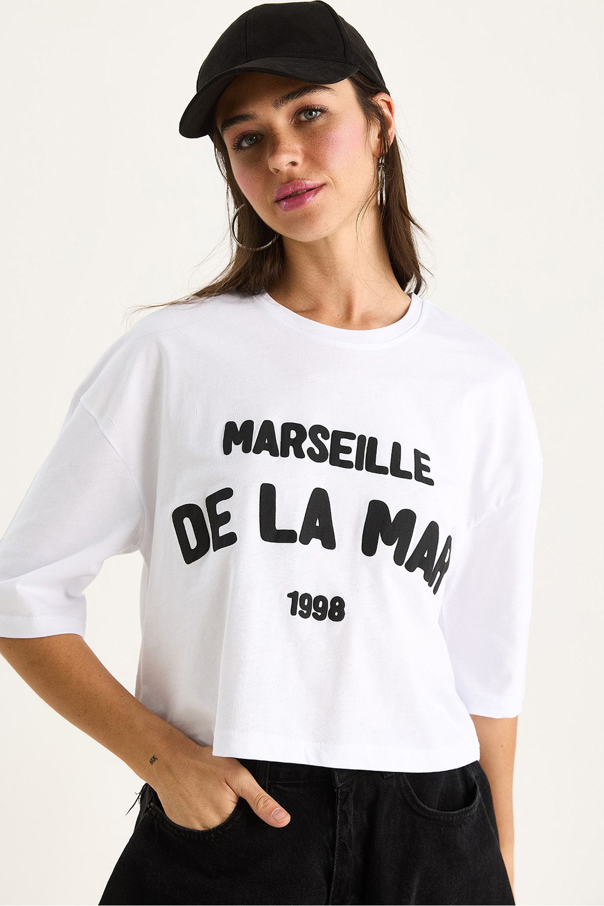 Bianco Lucci Kadın Yazı Baskılı Bisiklet Yaka %100 Pamuklu Crop T-Shirt 6705 60283450