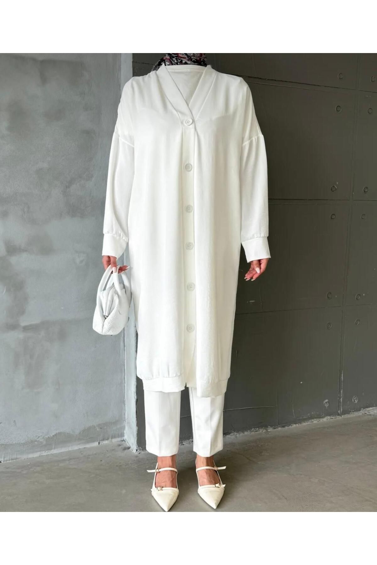 noyacollection Düğmeli Giy-Çık Kap