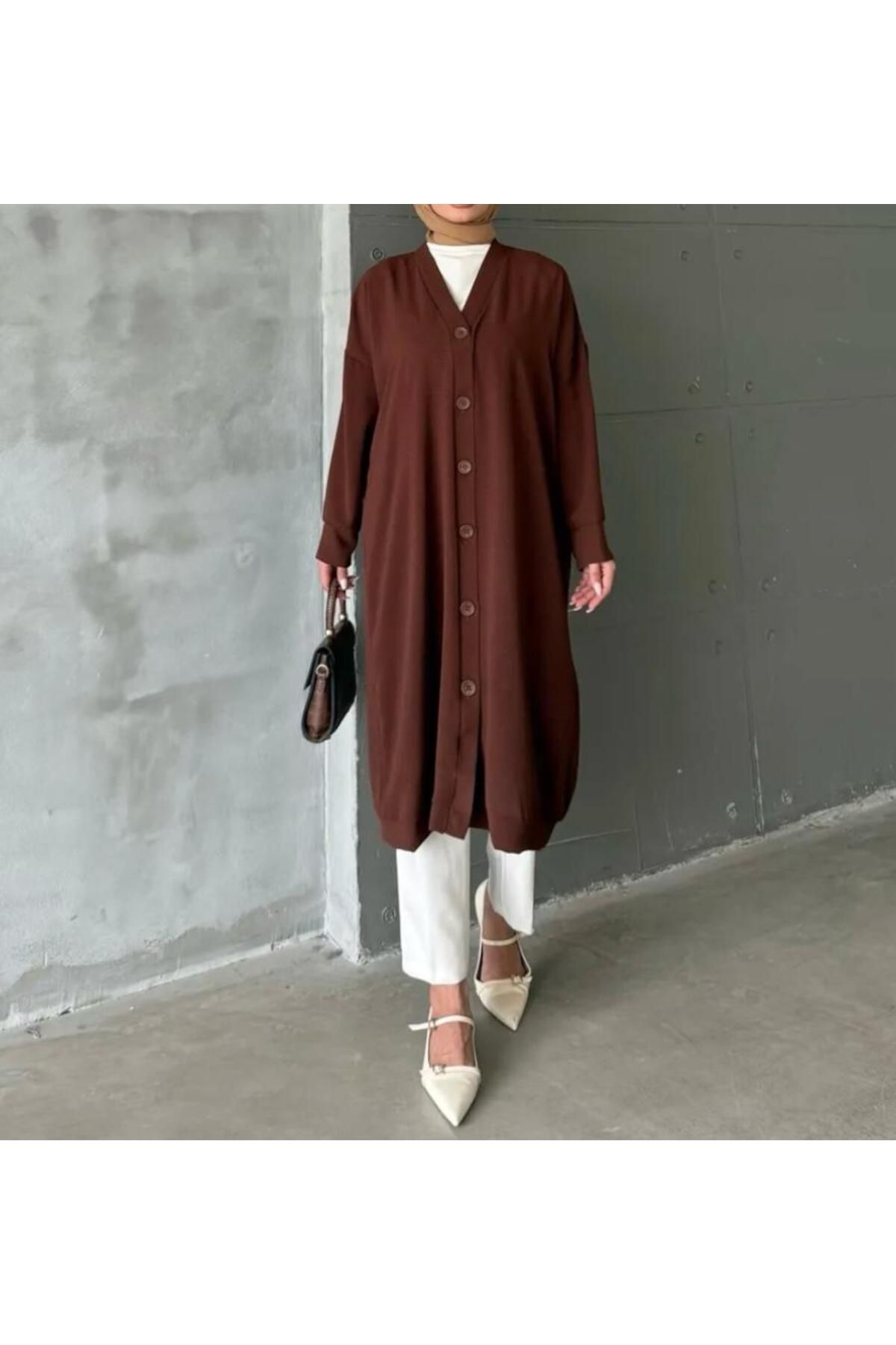 noyacollection Düğmeli Giy-Çık Kap