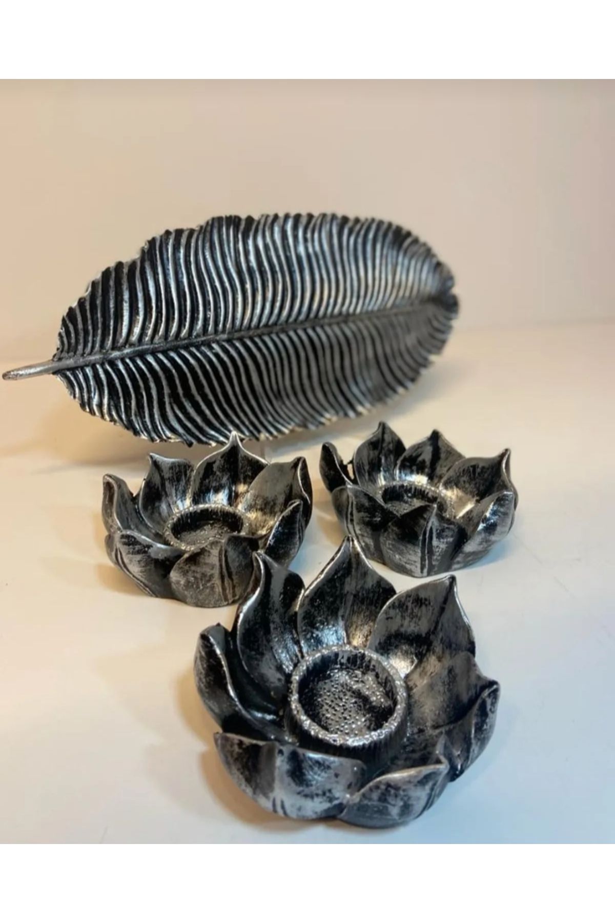 FOUR EF AKSESUAR Dekoratif Polyester Yaprak Tabaklı Üçlü Mumluk GÜMÜŞ renk
