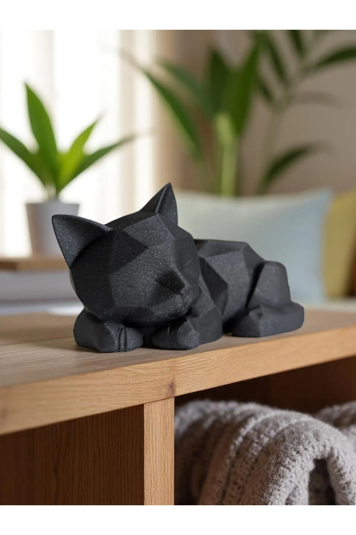 Simpatica figura di gatto addormentato - Oggetto da collezione Low Poly da 15 cm