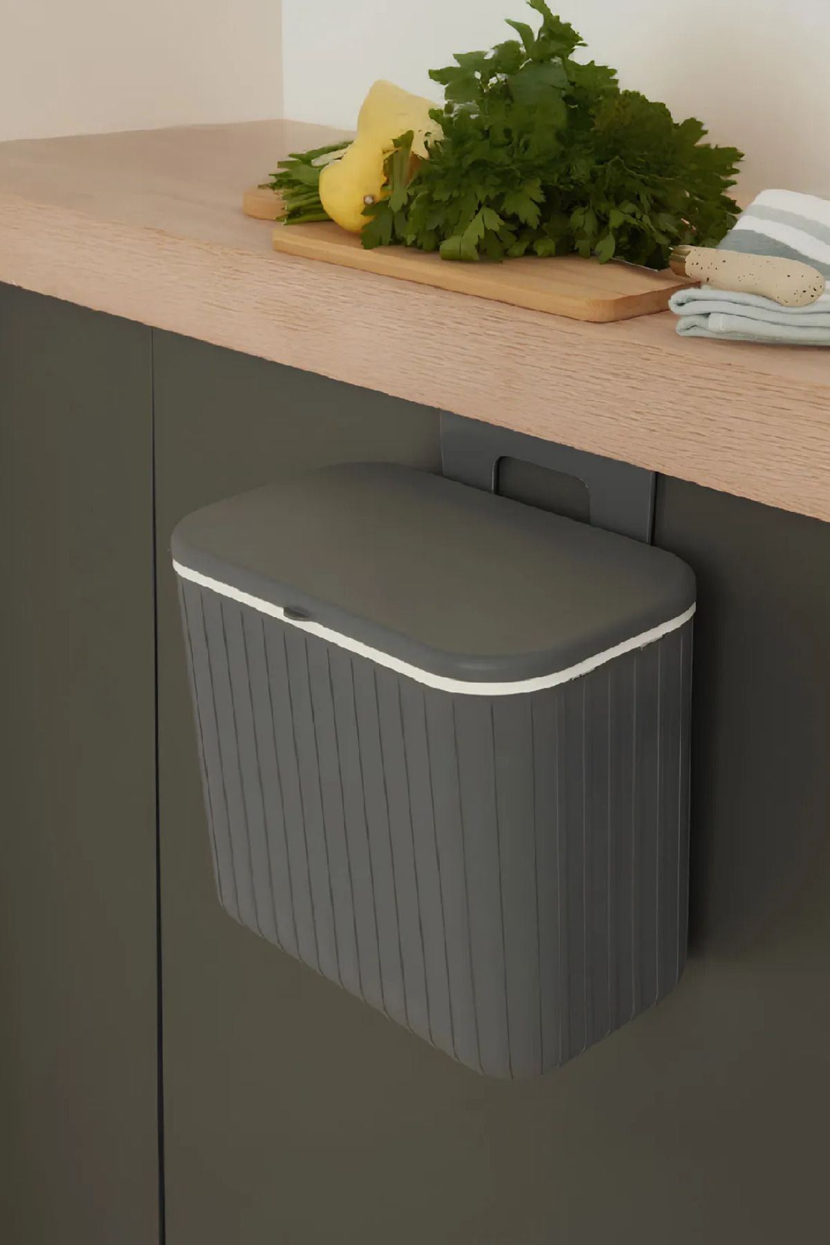ego home Askılı Çöp Kovası Çizgili 8 Lt Mutfak Tezgah Üstü Ve Dolap Askılı Çöp Kovası Çift Yön Kapaklı