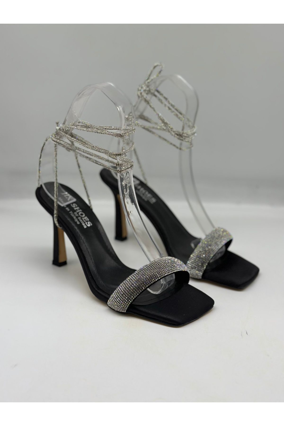 LOTUS AYAKKABI & ÇANTA İthal Taşlı Bilekten Bağlı Stiletto