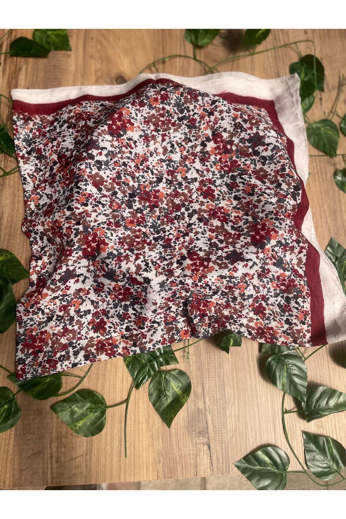 Butik çiçek desen eşarp