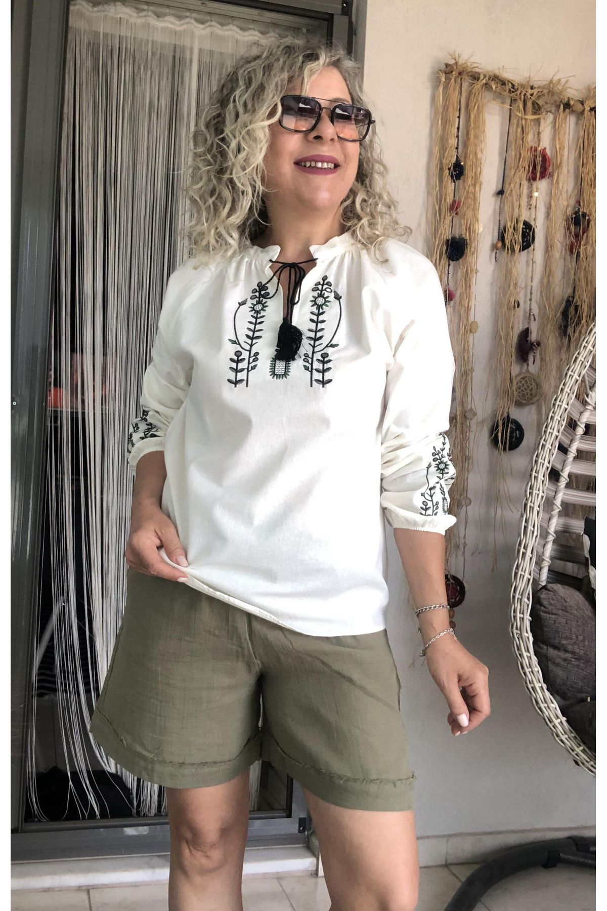 Dila Butik Nakışlı Keten Bluz