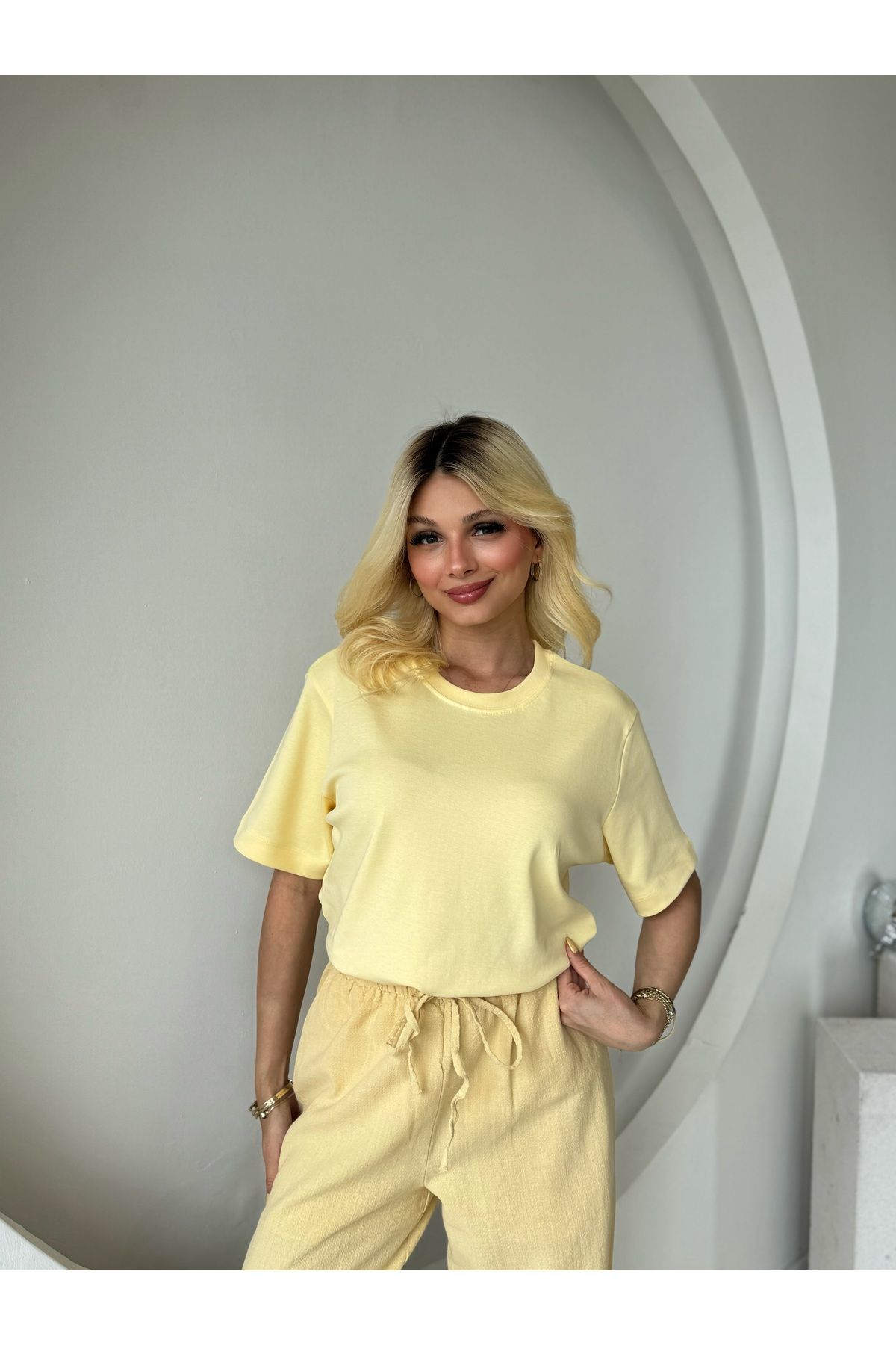FEHUBLOOM Sarı Bisiklet Yaka Basic Tshirt