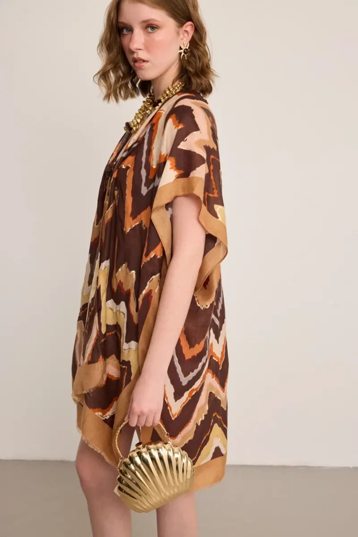 Gusto-Zigzag Patterned Foil Kimono - Mink 2