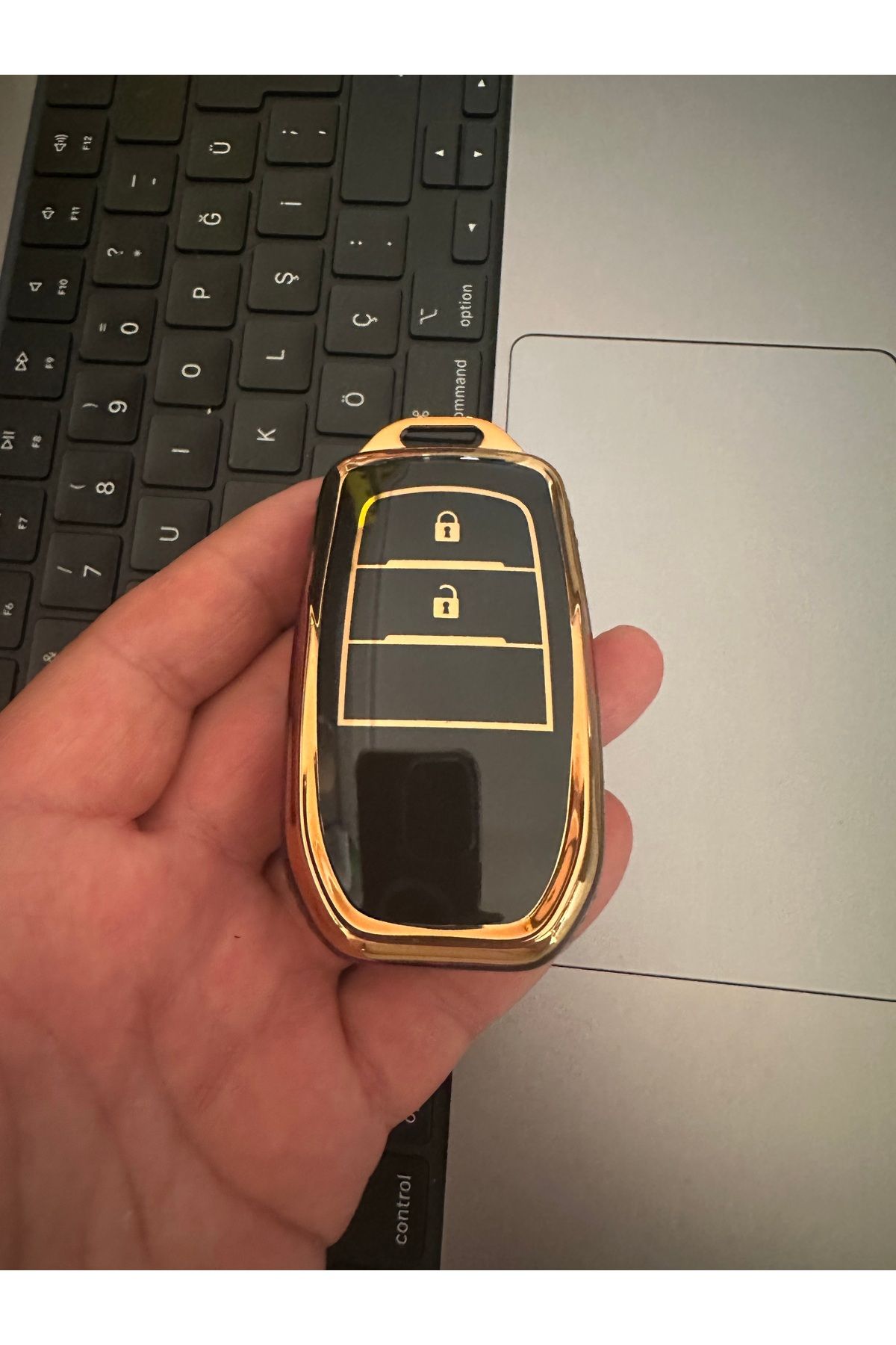 emii auto spare parts Toyota Yeni Kasa Yaris Cross Corolla Cross Verso Rav4 Chr Hilux Anahtar Kılıfı 2 Tuşlu Siyah/Gold
