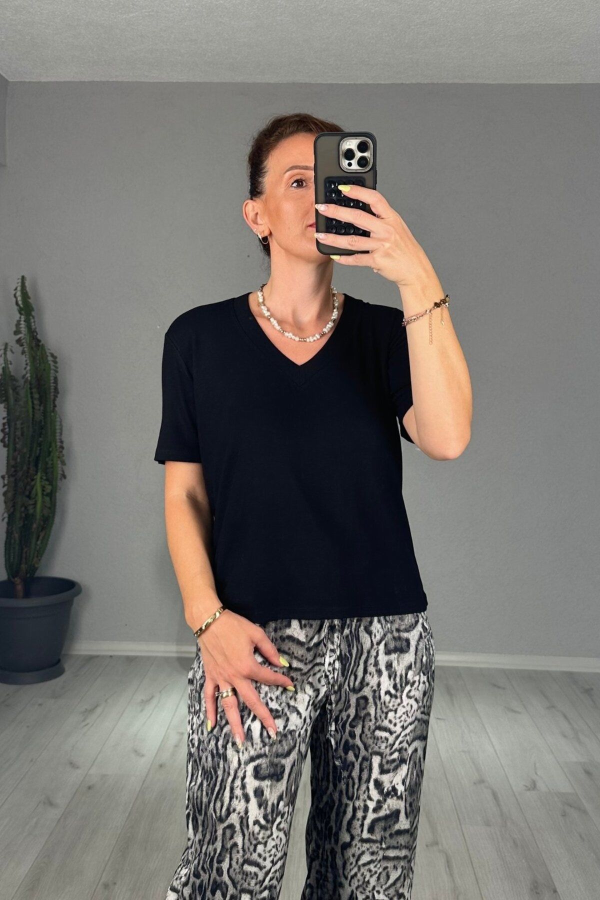 lady special Modal Kumaş V Yaka Basic Tişört