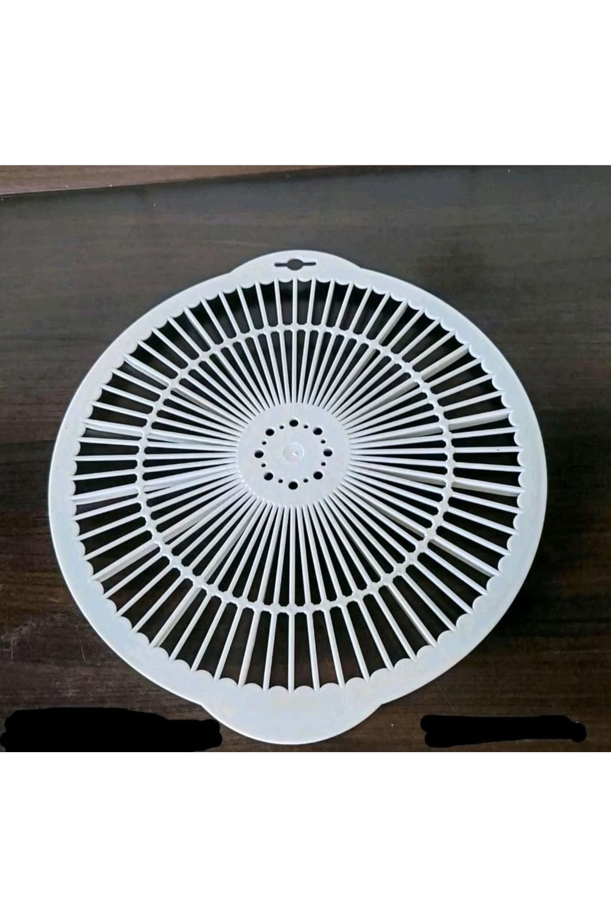 Generic-2 pieces used to divide cakes or pies into equal slices. 1