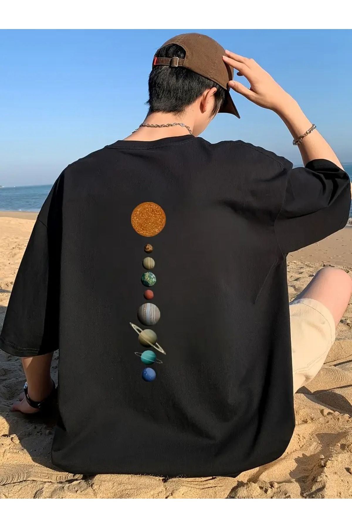 Sweetline Oversize Siyah Uzay Temalı Tişört – Astronot & Güneş Sistemi Desenli