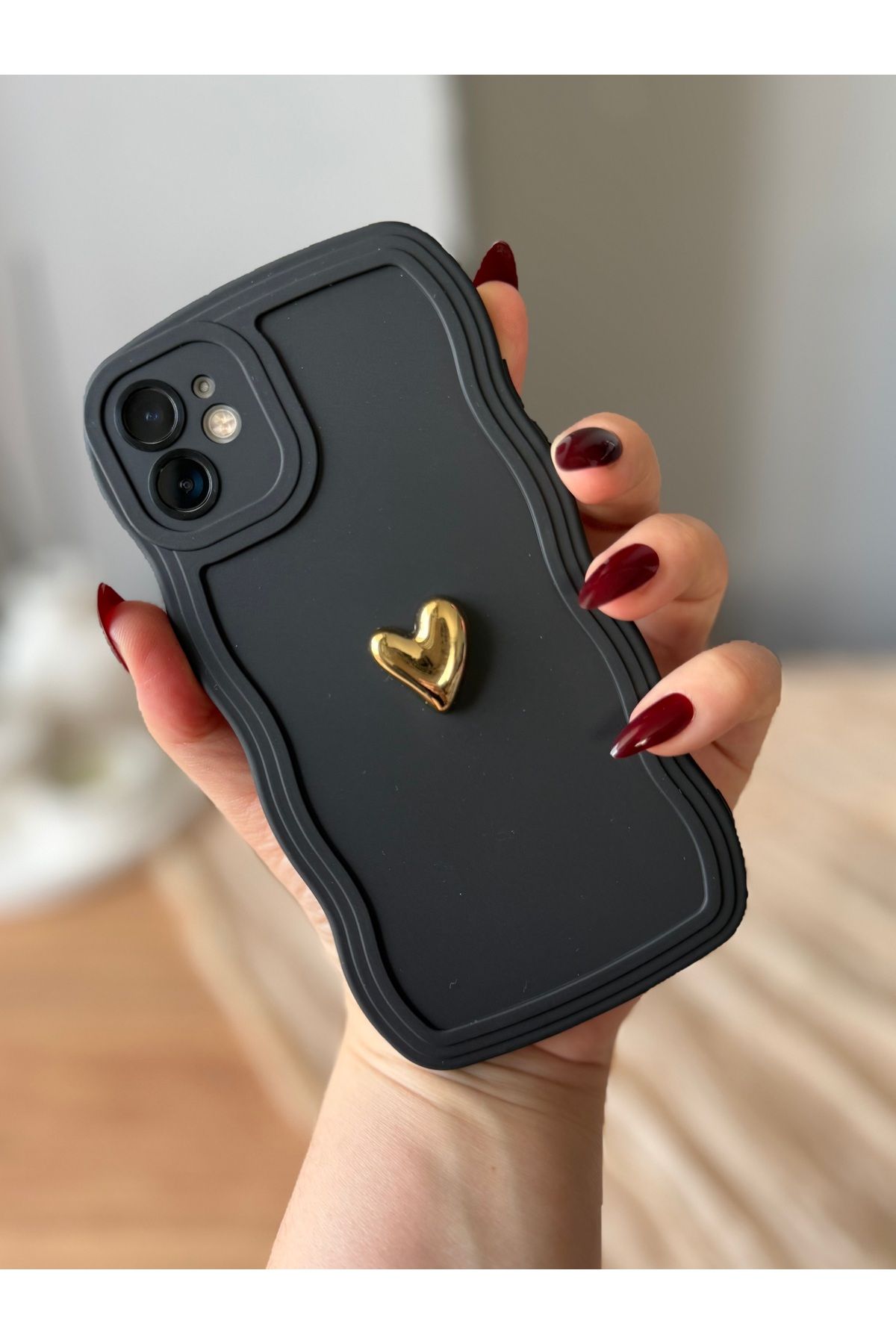 MirazTasarim IPHONE 11 3D KALP DEKORLU SİYAH DALGALI KENARLI KILIF