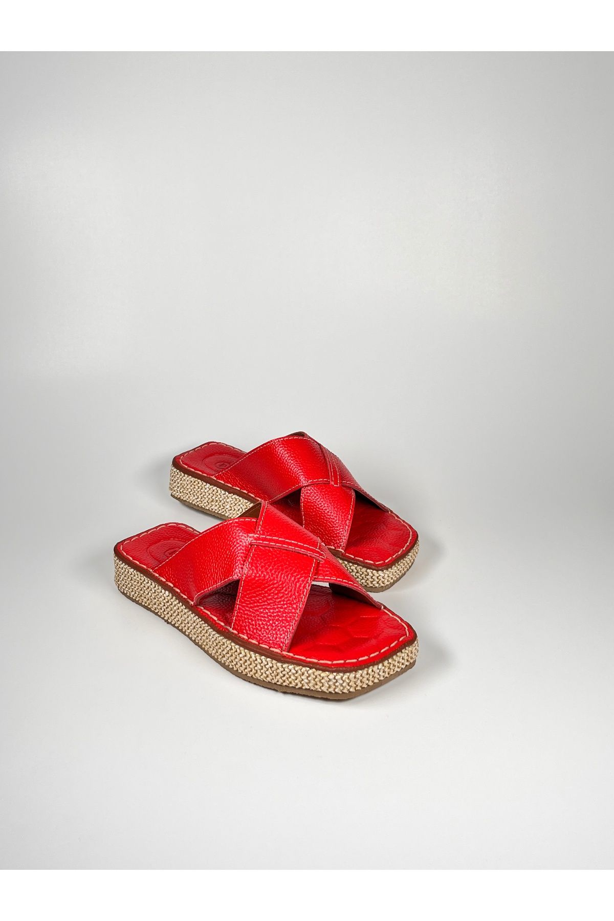 futsi shoes Hasır Taban Detaylı Hakiki Deri Kadın Terlik