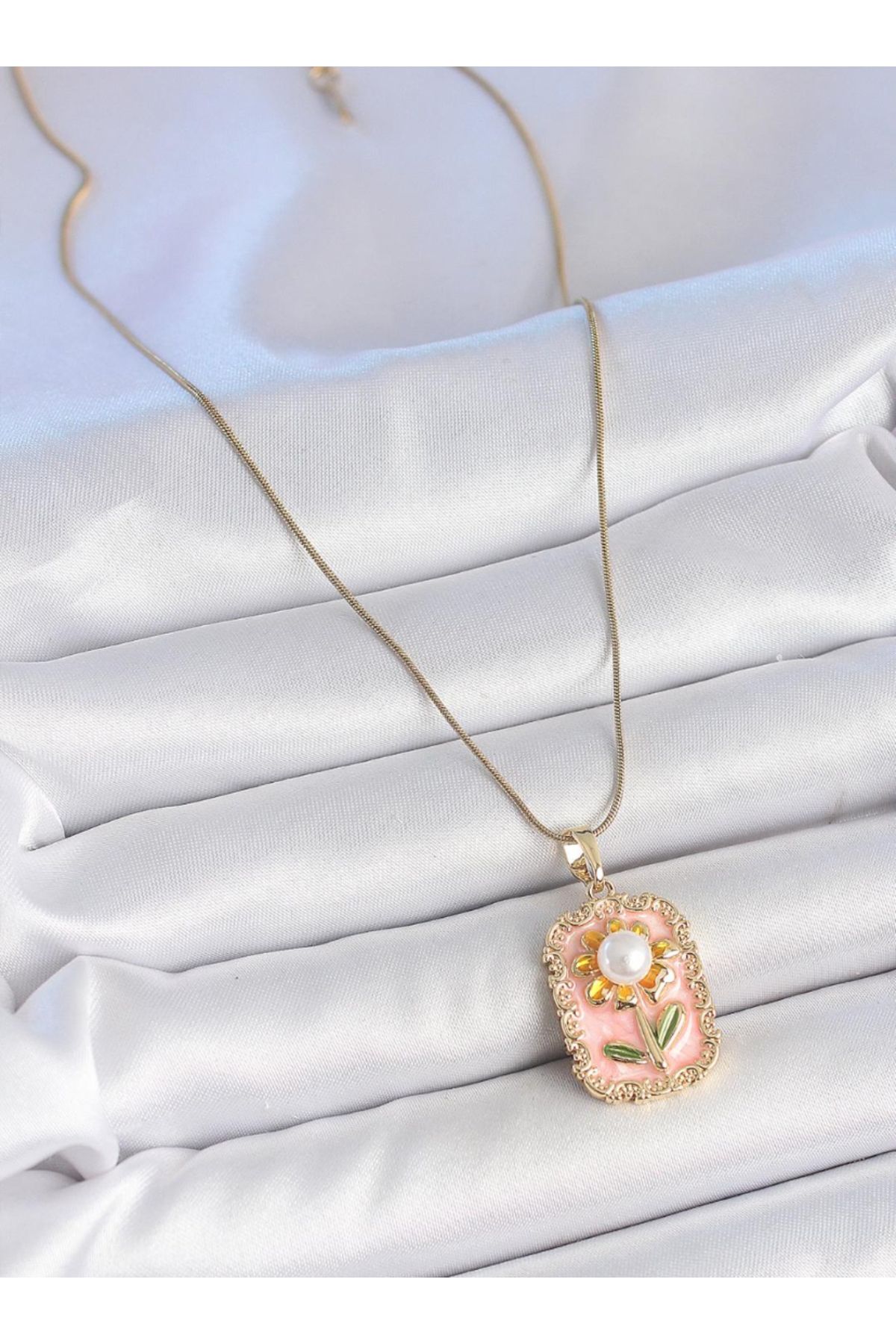 BEYZA BOYRAZ ACCESSORIES Portre Model Çelik Kolye