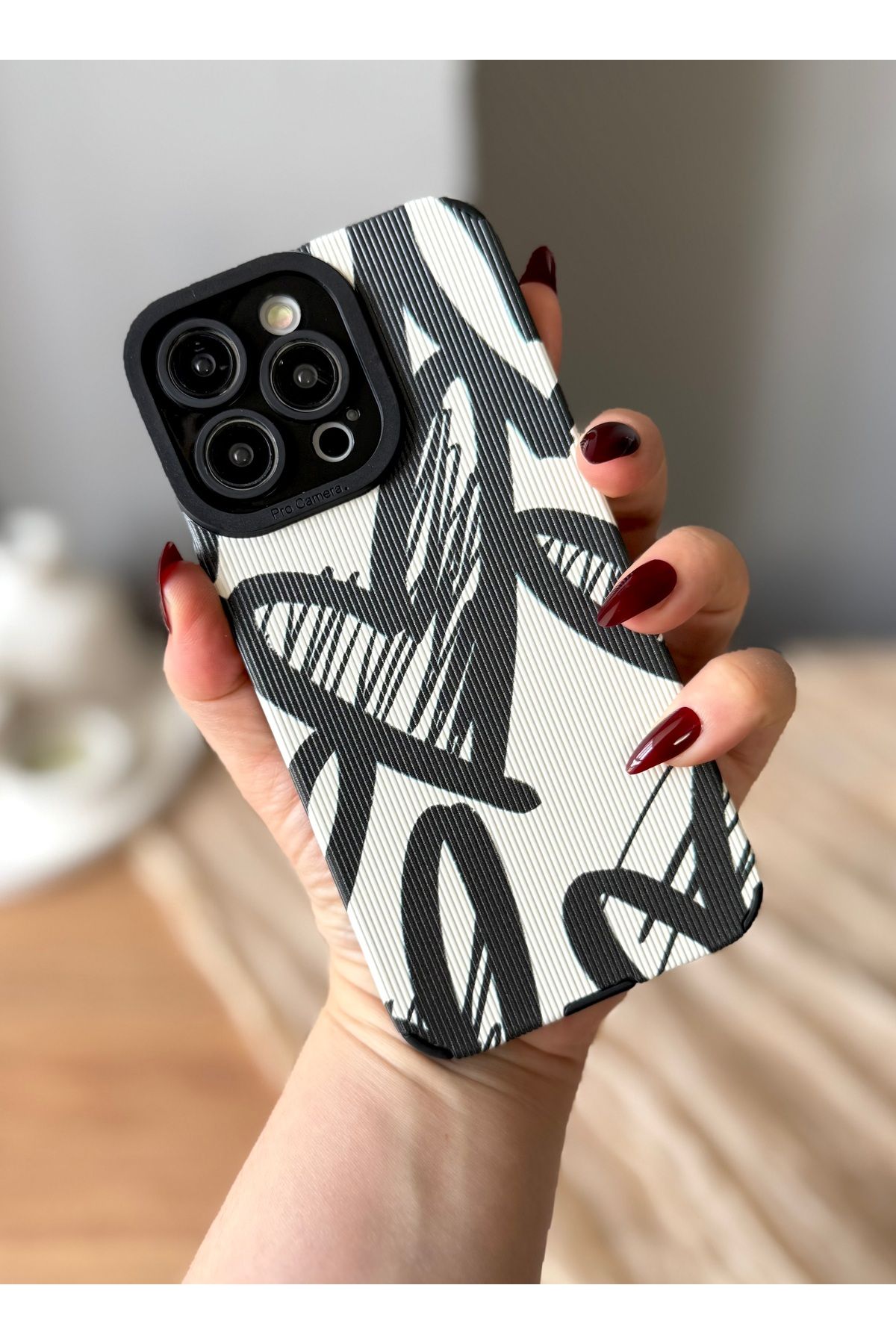 MirazTasarim IPHONE 14 PRO SİYAH/BEYAZ KALP DESENLİ KILIF