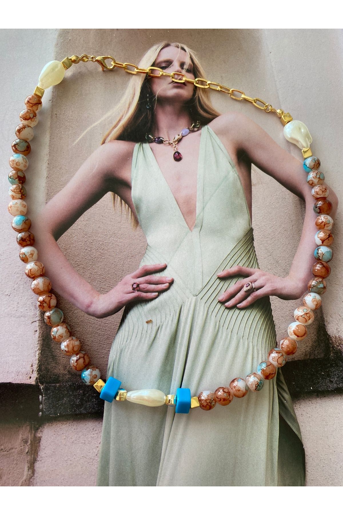 Pinery Jewels Kahverengi Taşlı İri Boncuklu Yazlık Kadın Kolye – Modern ve Şık Tasarım