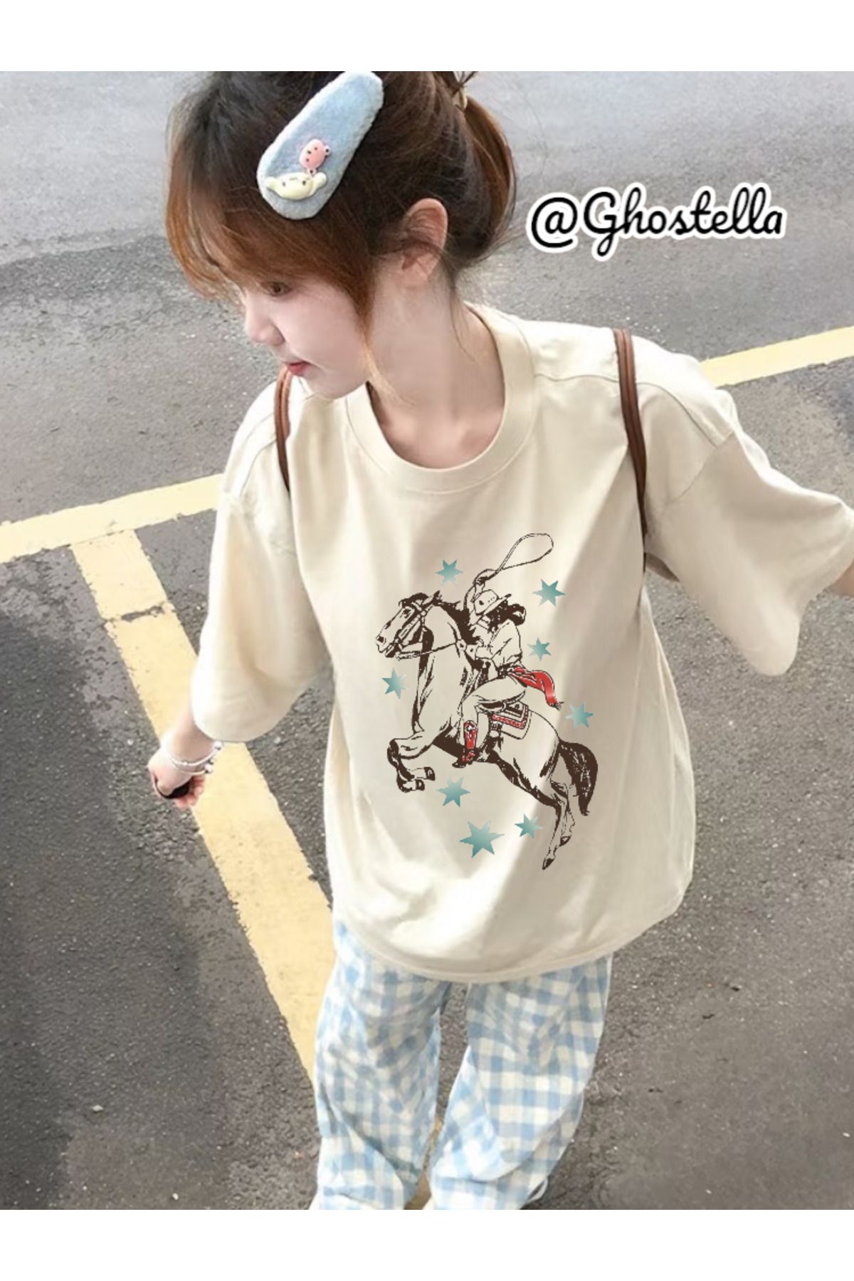 Minga London Bej Cowboy Girl Baskılı Oversize Unisex Tshirt - Ghostella