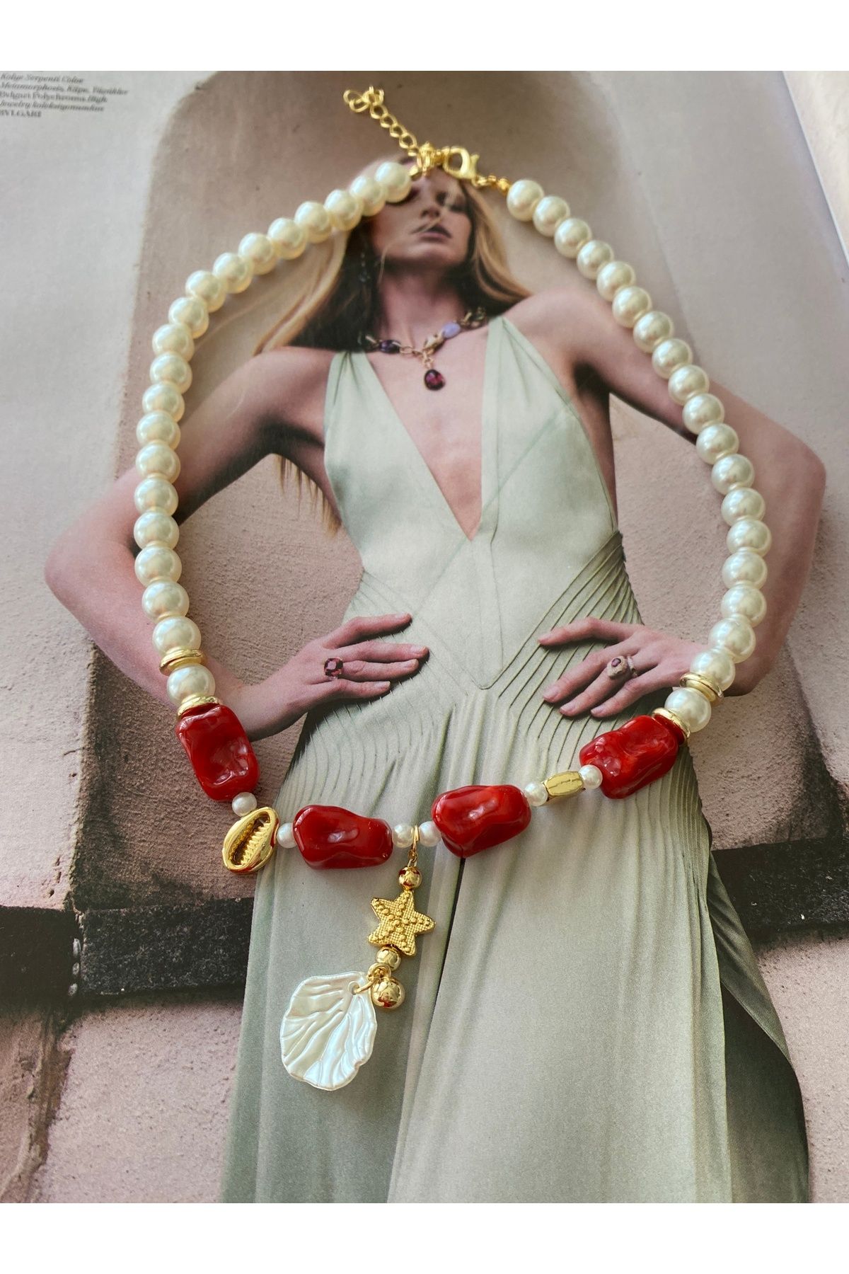 Pinery Jewels Deniz Kabuğu Detaylı Boncuklu Yazlık Kadın Kolye – Modern ve Şık Tasarım