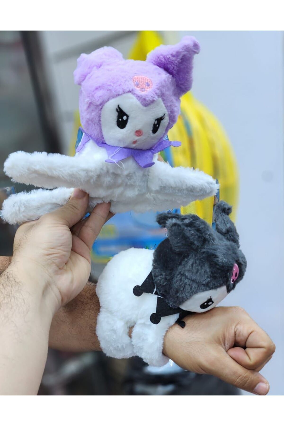 FAMEMUS ACCESSORY Kuromi Tasarımlı Kolu Saran Peluş Oyuncak Hediyelik Doğum Günü aksesuar 1 adet