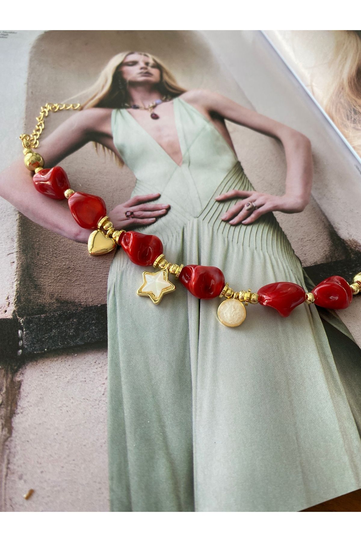 Pinery Jewels Bordo İri Taşlı Yazlık Kadın Bileklik – Modern ve Şık Tasarım