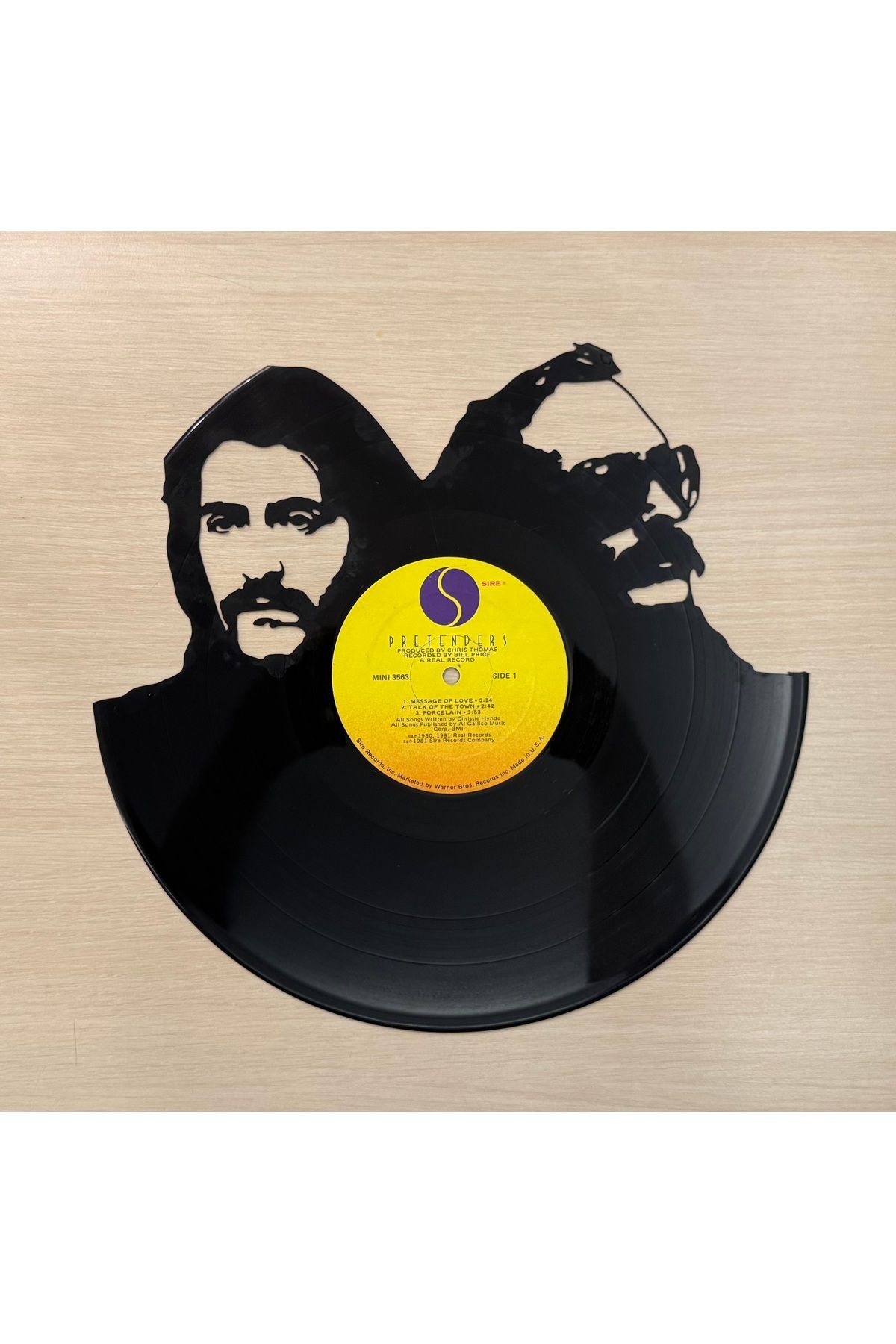 Bi' Dünya Wall Decor Barış Manço & Cem Karaca - Gerçek Plaktan Lazer Kesim, Dekoratif Plak (LP) (DEKORLUKTUR, DİNLENEMEZ)