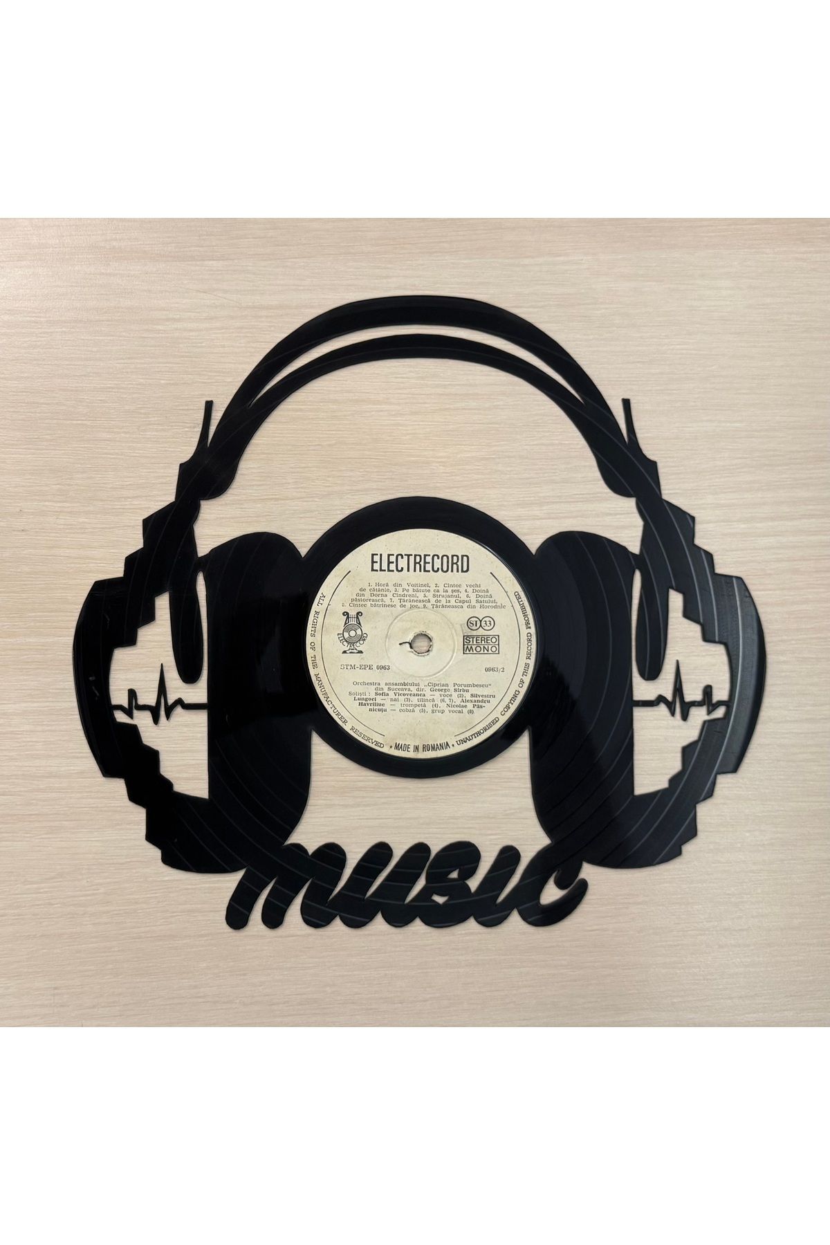 Bi' Dünya Wall Decor Kulaklık (Music) - Gerçek Plaktan Lazer Kesim, Dekoratif Plak (LP) (DEKORLUKTUR, DİNLENEMEZ)