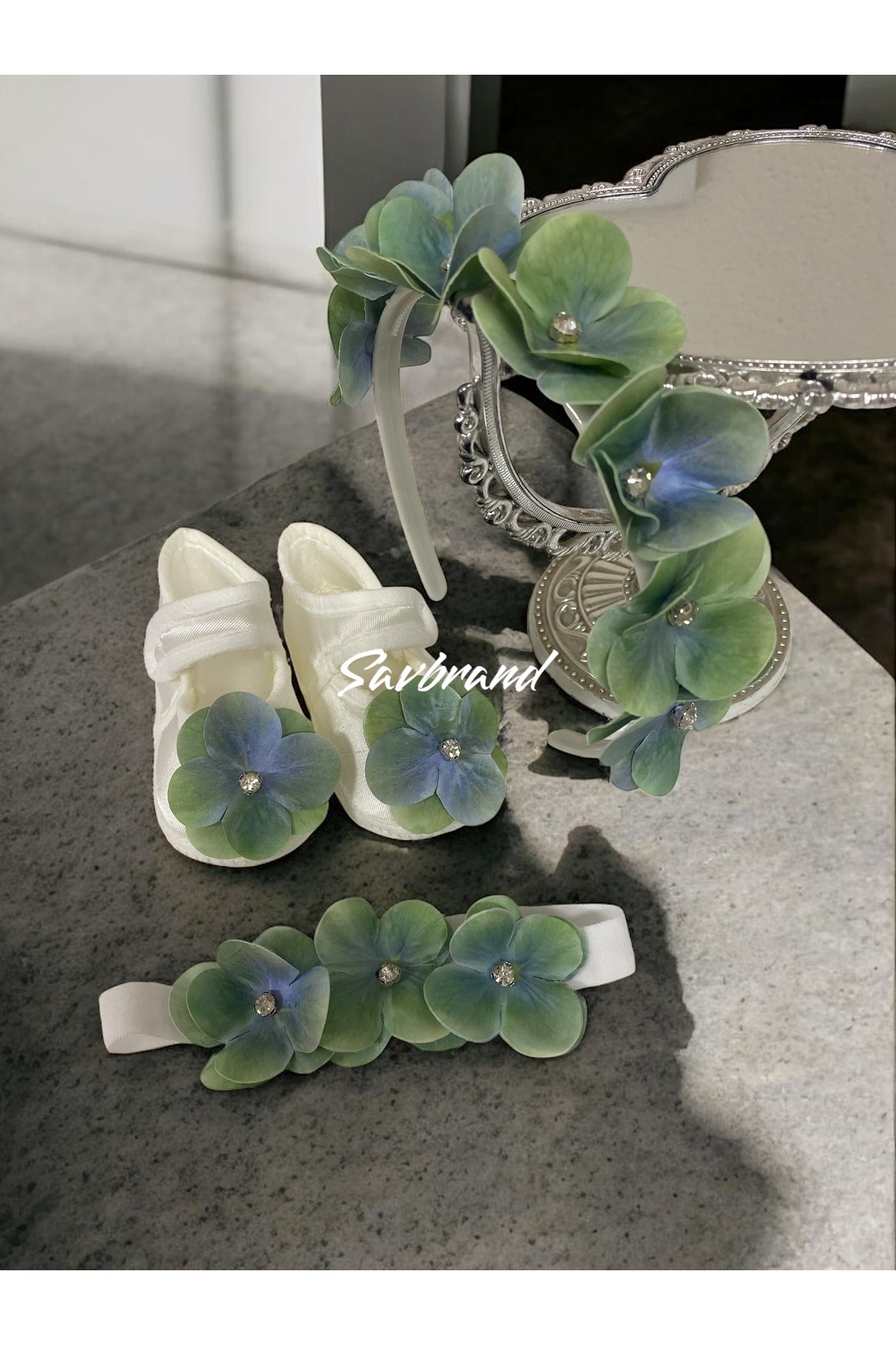 SavBrand Şık Anne Bebek Fotoğraf Çekim Seti Ayarlanabilir Taç & Bandana ve Patik fotoğrafı 3 (önizleme)