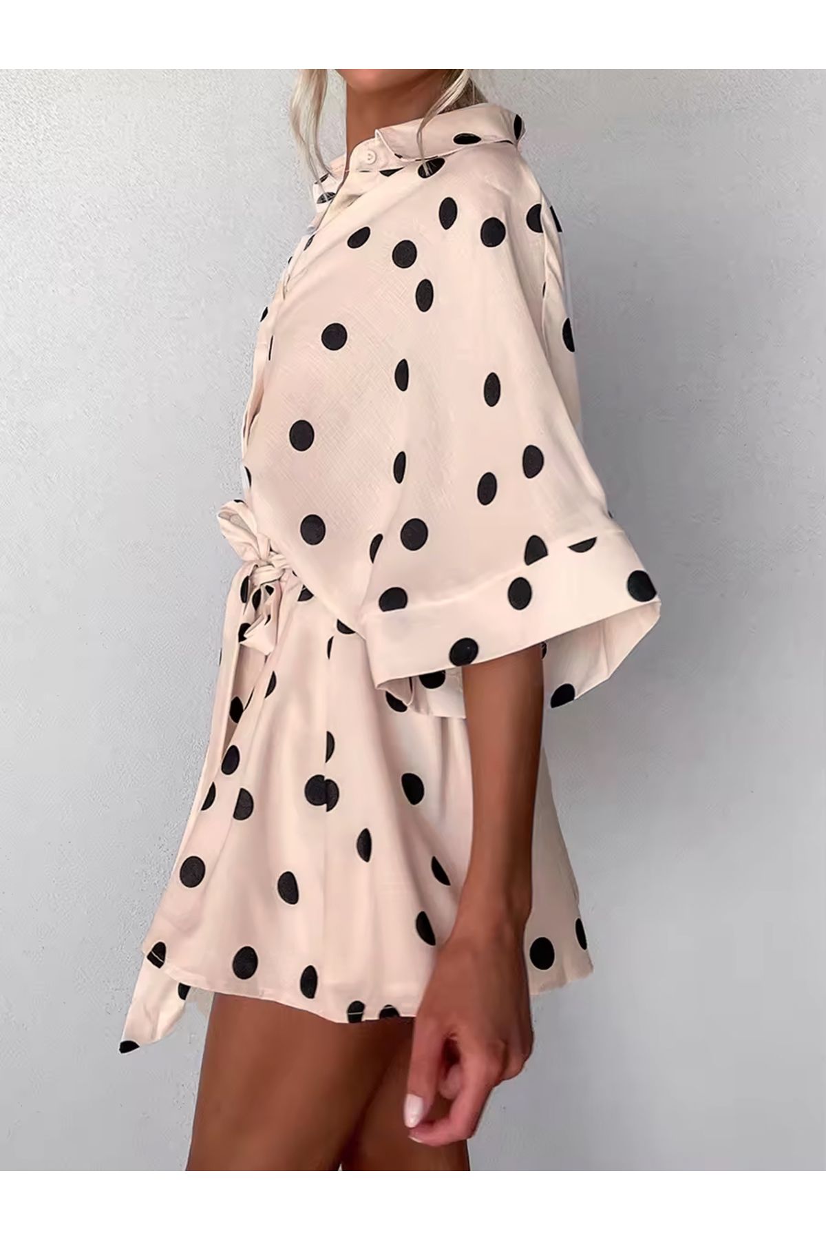 FASHION COCKTAIL Boyfriend Gömlek Tarzı Düğmeli Yarım Kollu İnce Yazlık Puanlı Puantiyeli Şort Tulum Bej