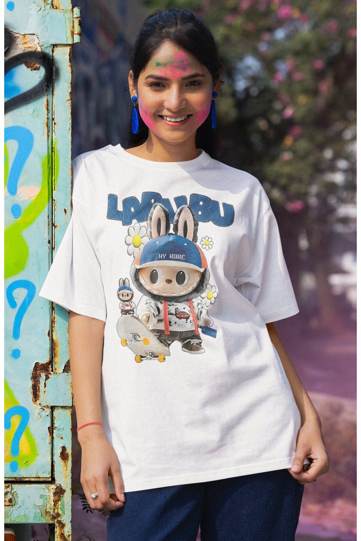 Fuddy Moda Unisex Patenli Labubu Baskılı Bisiklet Yaka T-shirt, Oversize Peluş Oyuncak Temalı Tişört