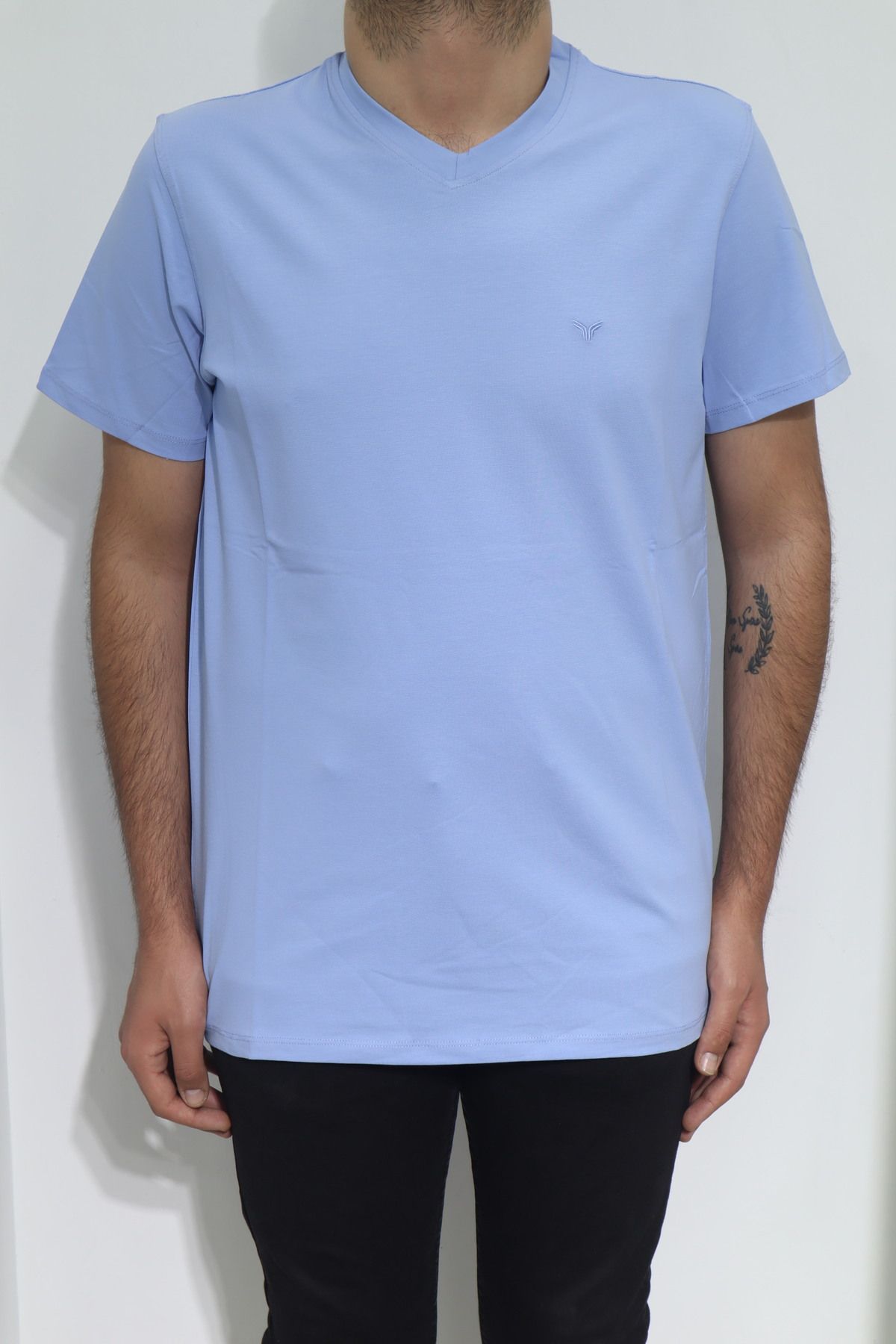 Özhürmet Triko DMC TEKSTİL Erkek Mavi Düz Spor Kesim Rahat Kalıp V Yaka T-Shirt