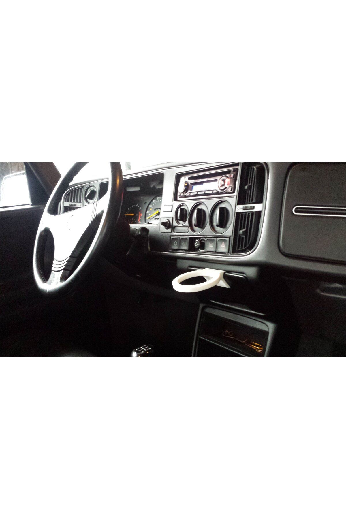 talaşoğlu Saab 900 fincan tutuyor