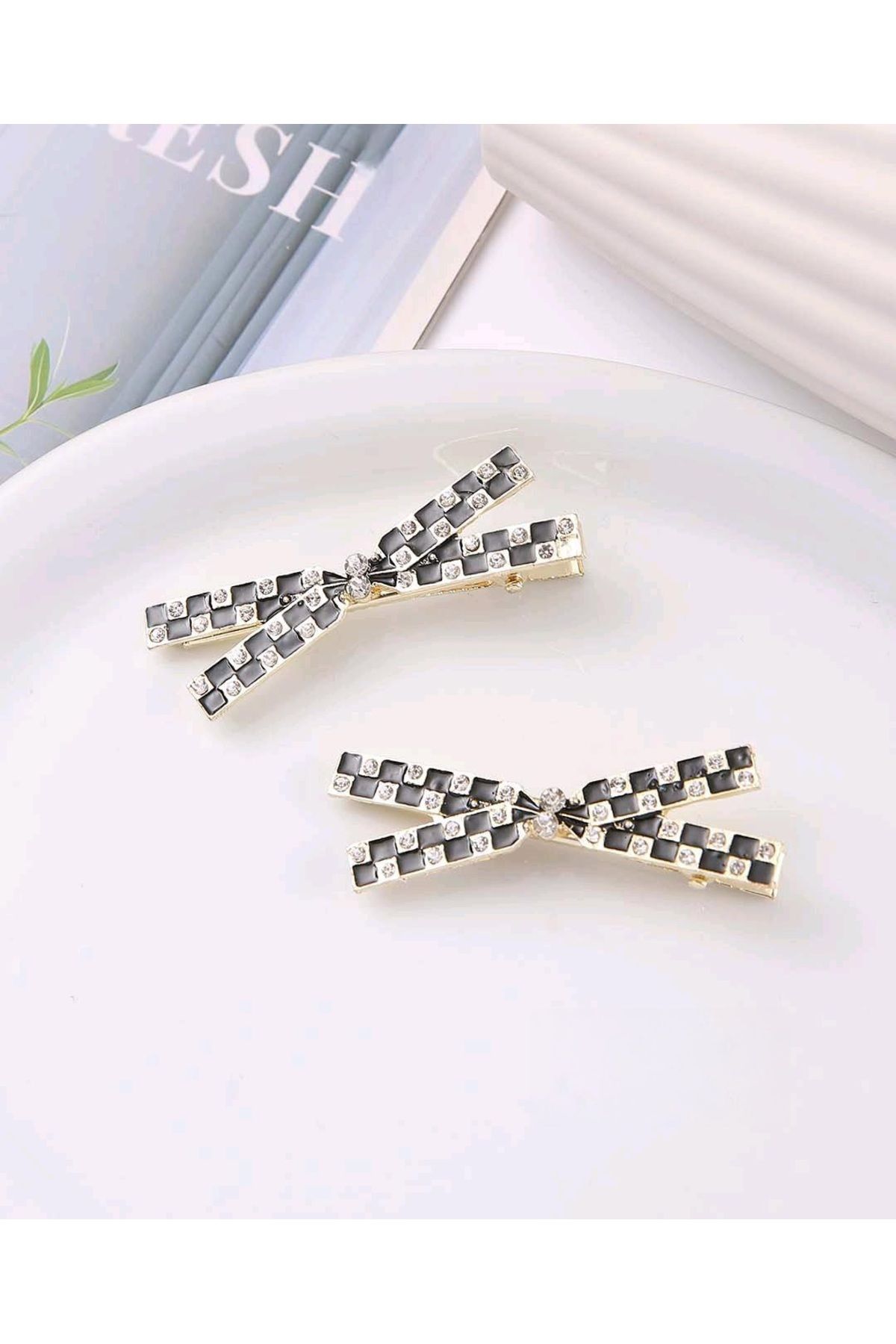 REBORN DESIGN Zirkon Taşlı Damalı X Figürlü Gold Renk Pens Toka