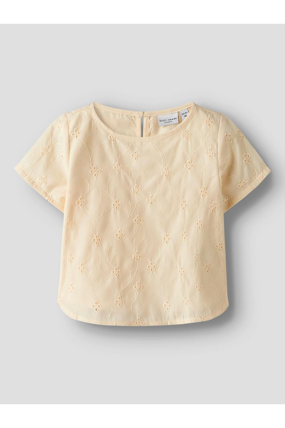 name ıt T-Shirt Krem