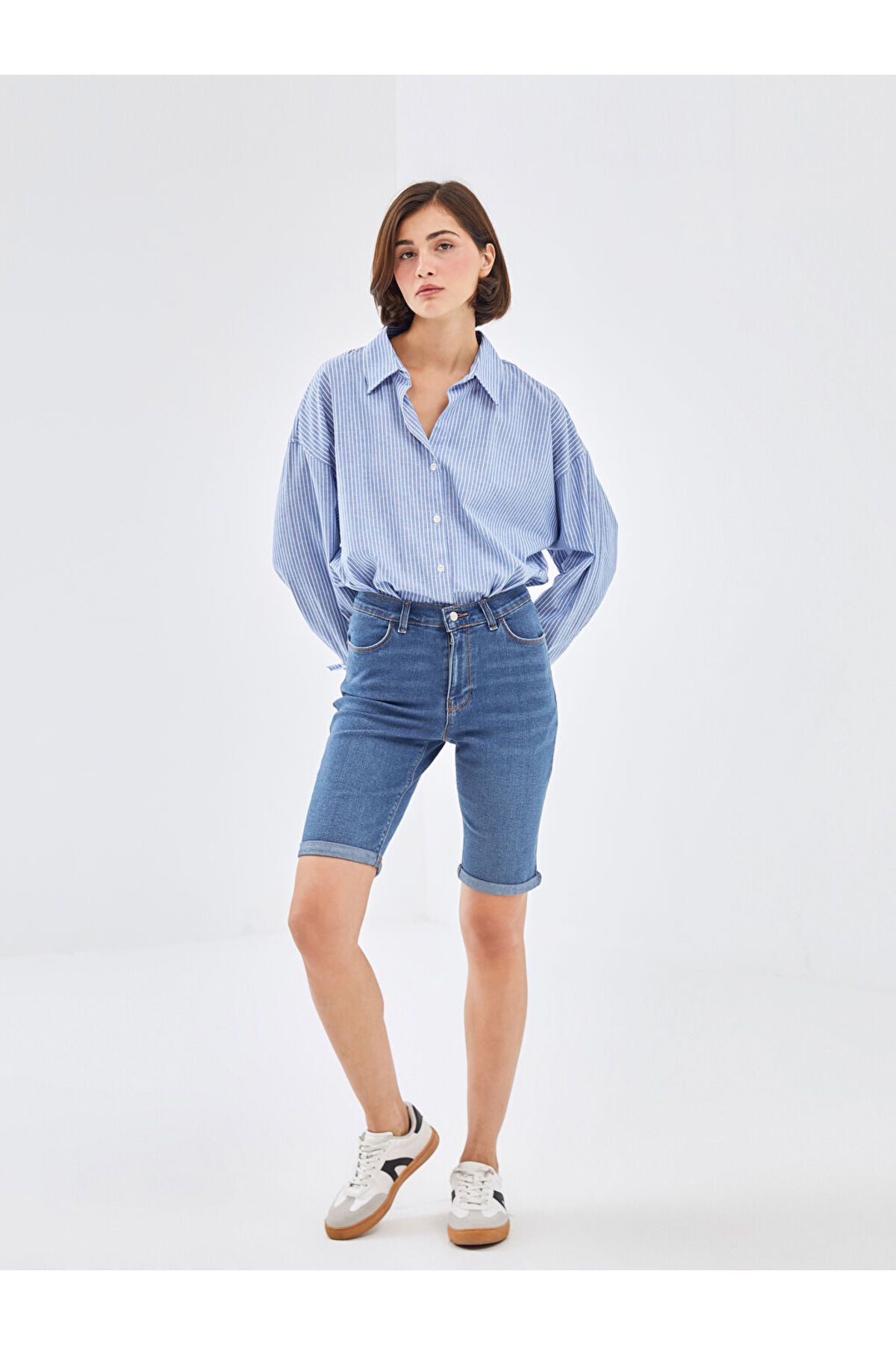 LC Waikiki LCW Normal Bel Bermuda Fit Kadın Jean Şort