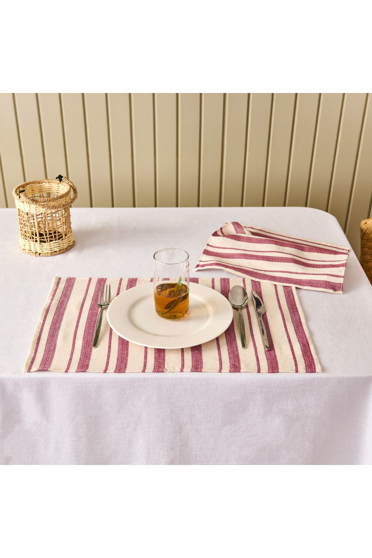 Elioure 2'li Amerikan Servis Ekru ve Mürdüm, 30x50 cm, şık ve kullanışlı set