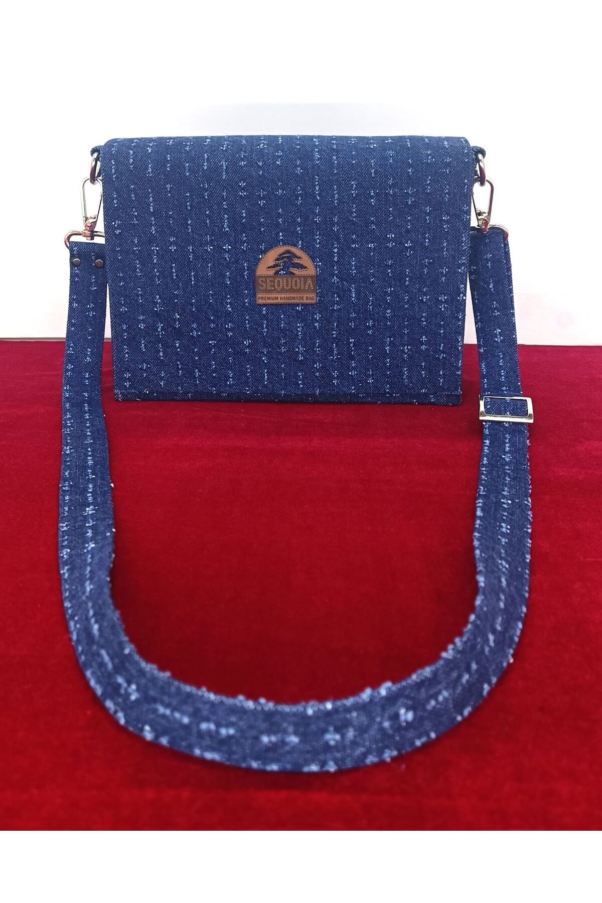 Sequoia Bags DENİM ÇANTA Su Yolu Lazer Efektli Kapaklı Koyu Renk Yıkama Denim Çanta SUYKPK104 K Model