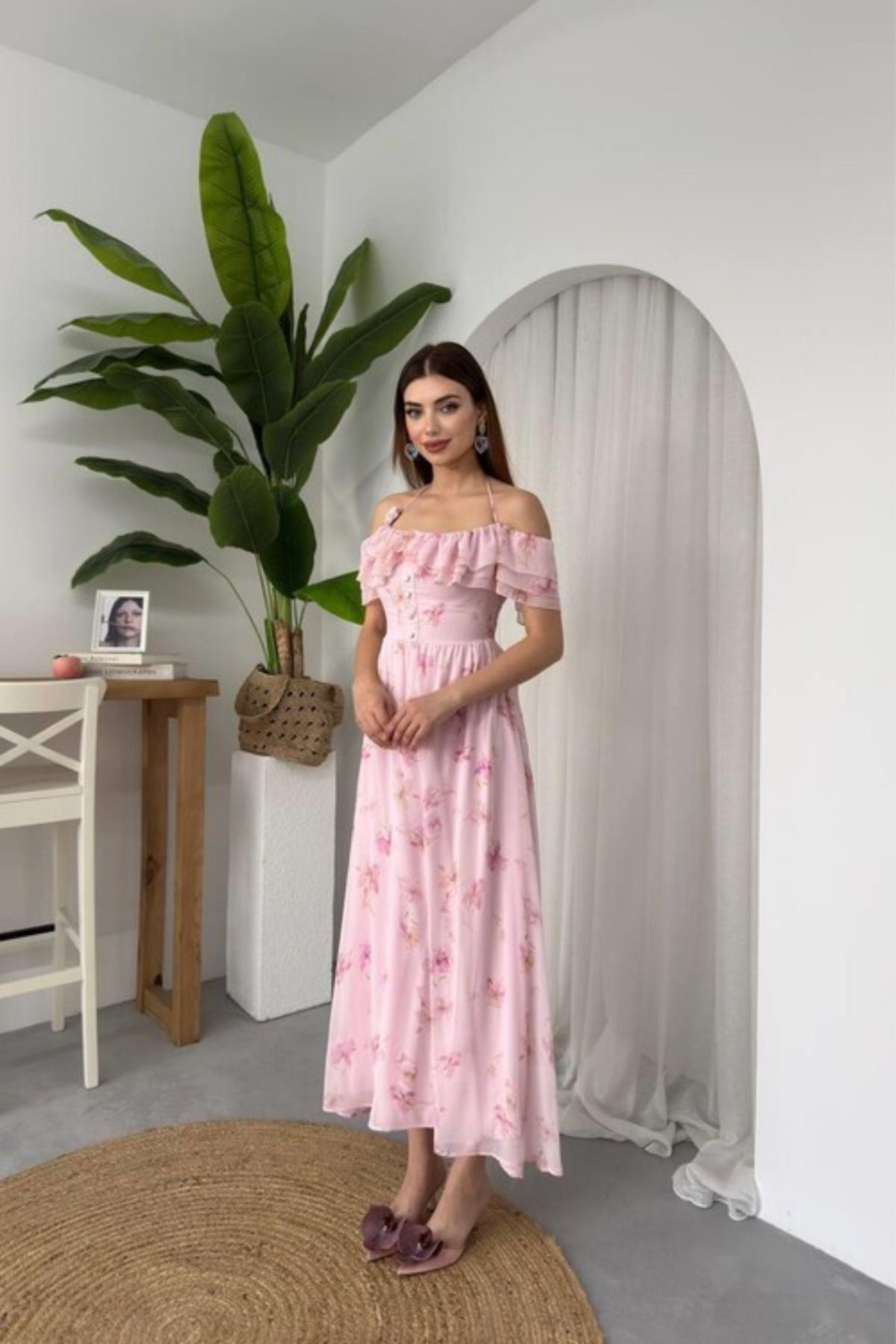 lika boutique Elmi Çiçek Detaylı Elbise