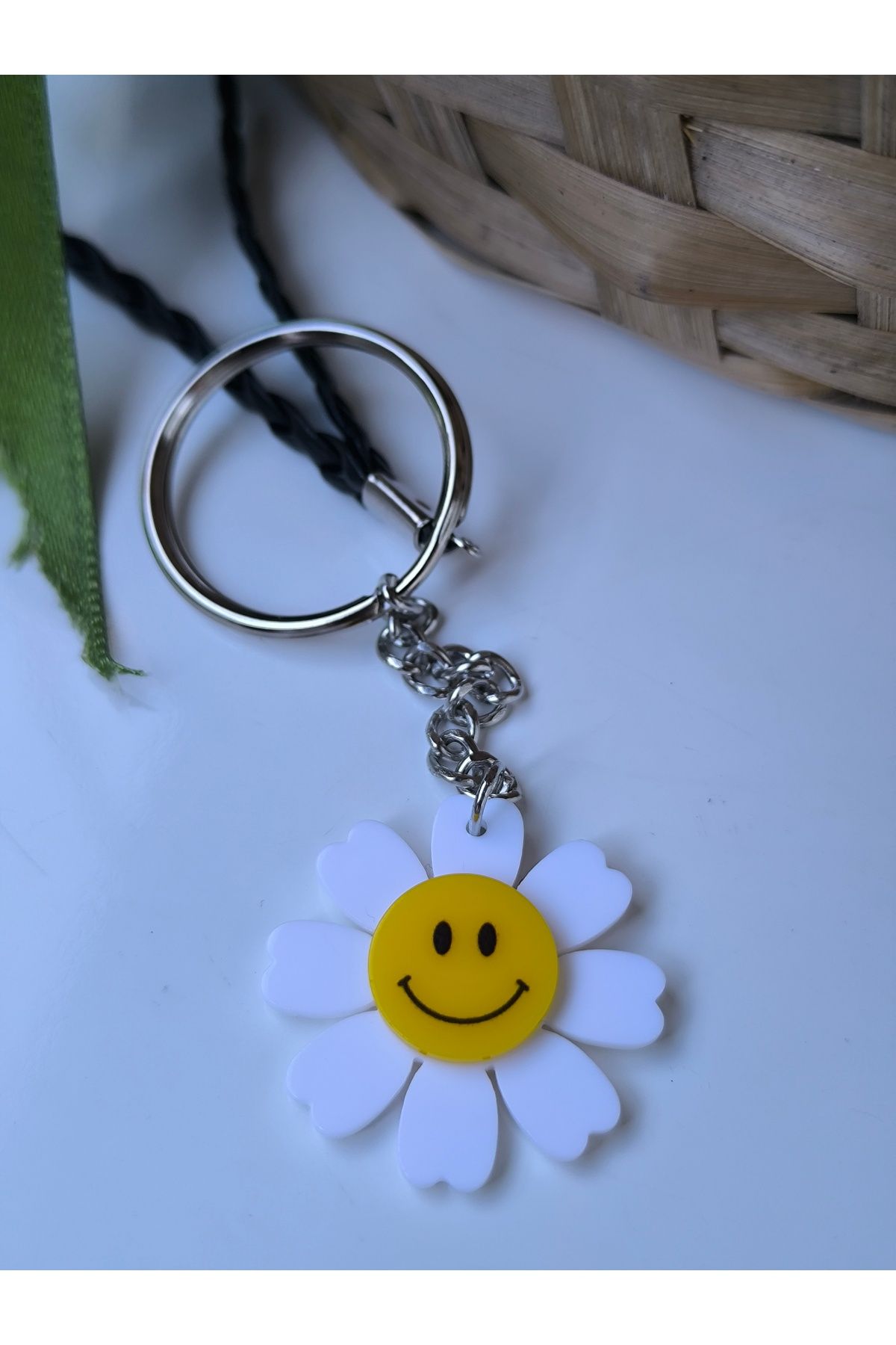 Esey Dizayn Papatya Emoji Gülen Yüz Anahtarlık - PLASTİK HAFİF ÜRÜN