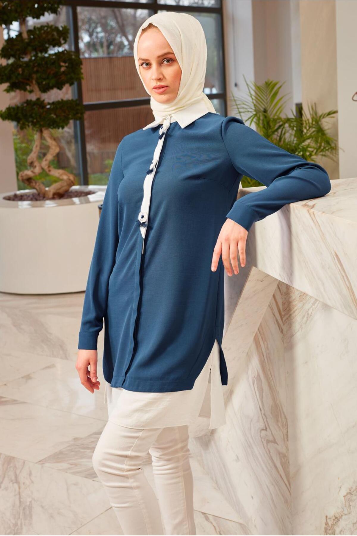 آلوینا تونیک با یقه پیراهن، جزئیات اکسسوری: ۴۳۷۰۳ آلوینا تونیک با یقه پیراهن، جزئیات اکسسوری: ۴۳۷۰۳