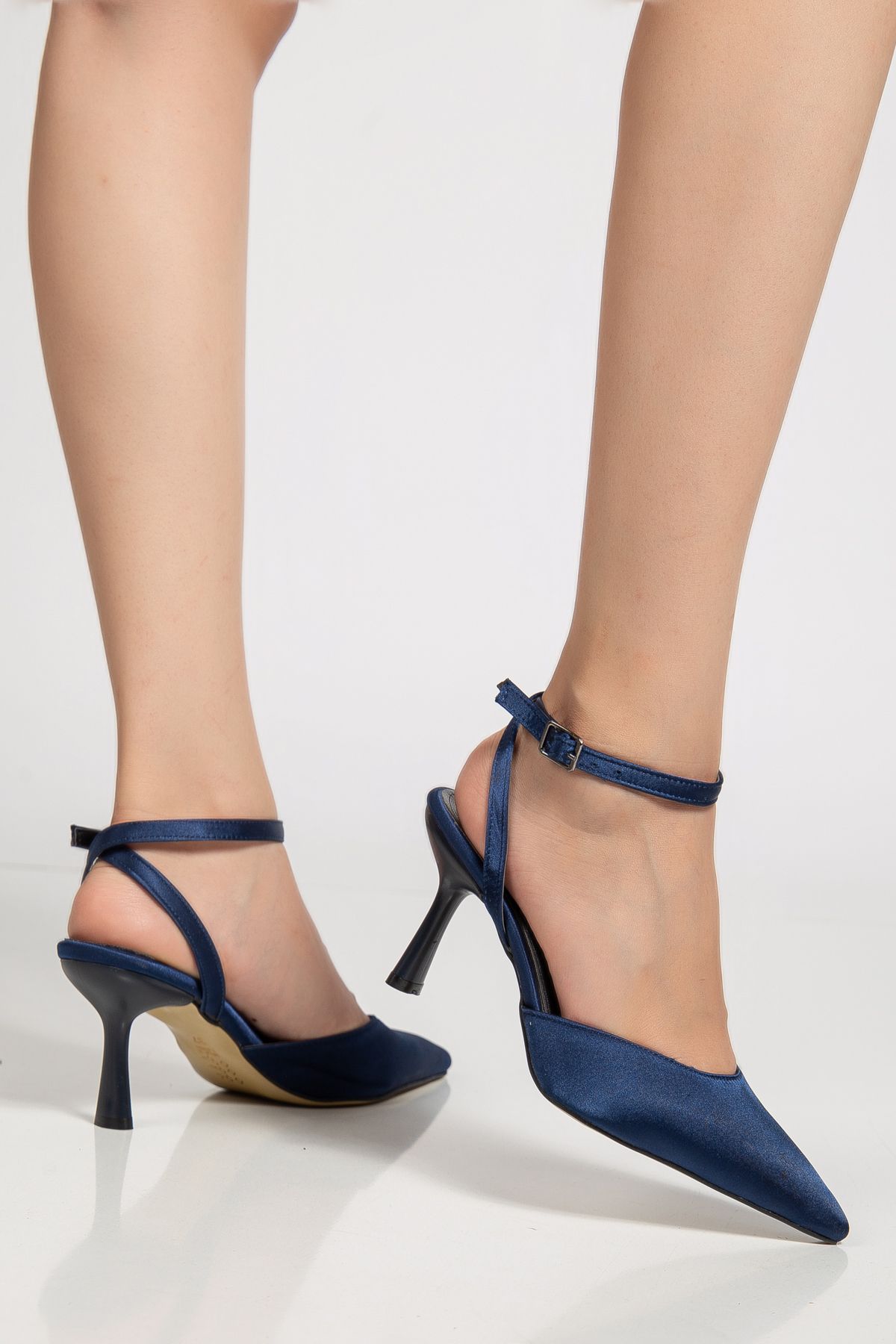 LEMUES SHOES Kadın Tokalı Burnu Sivri Lacivert Ayakkabı