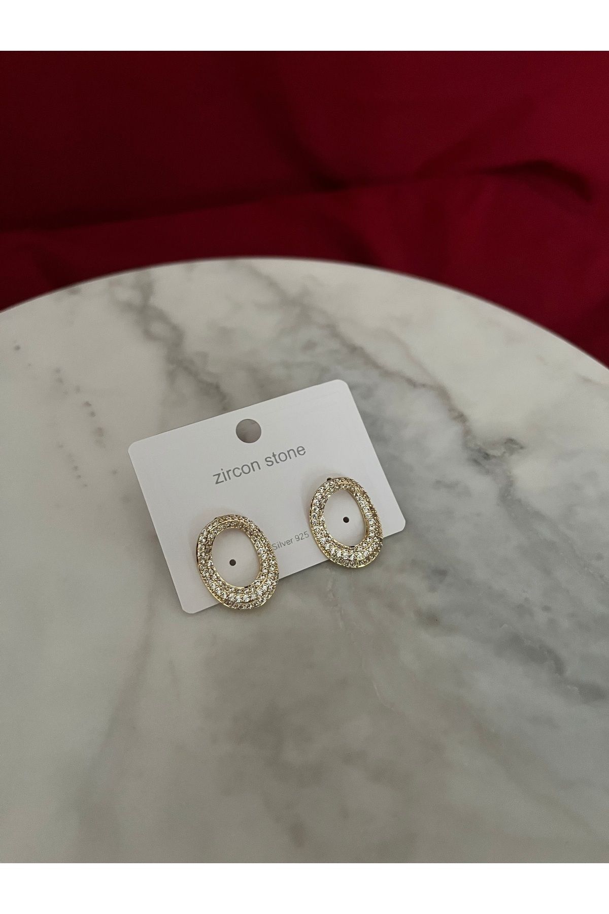 AKSESUARIM Zirkon Taşlı Oval Küpe – Işıltılı Gold Model