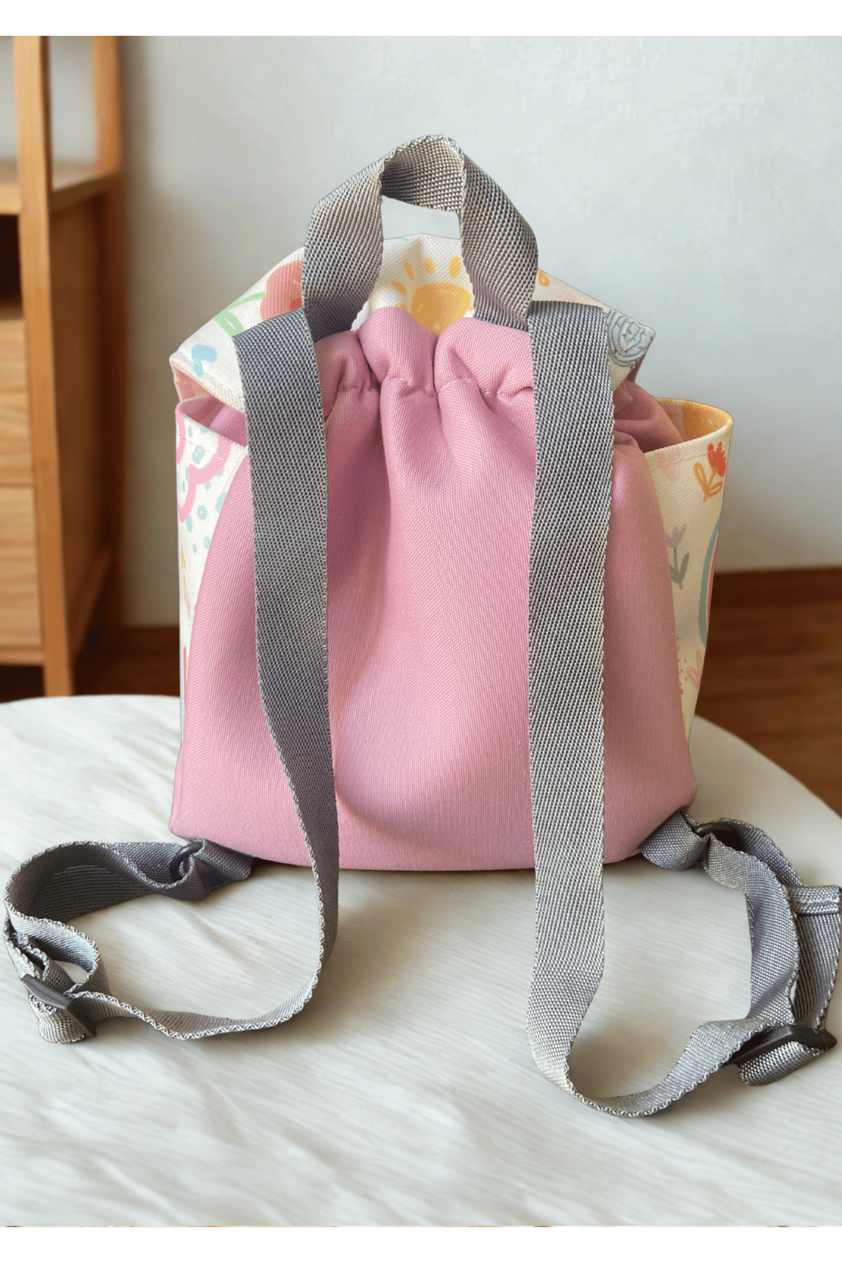 m montefair  0-7 Yaş Lavanta Çiçek Desenli 101 Çocuk Sırt Çantası 25x22x15 - Renkli Ve Fonksiyonel Tasarım - Görsel 4