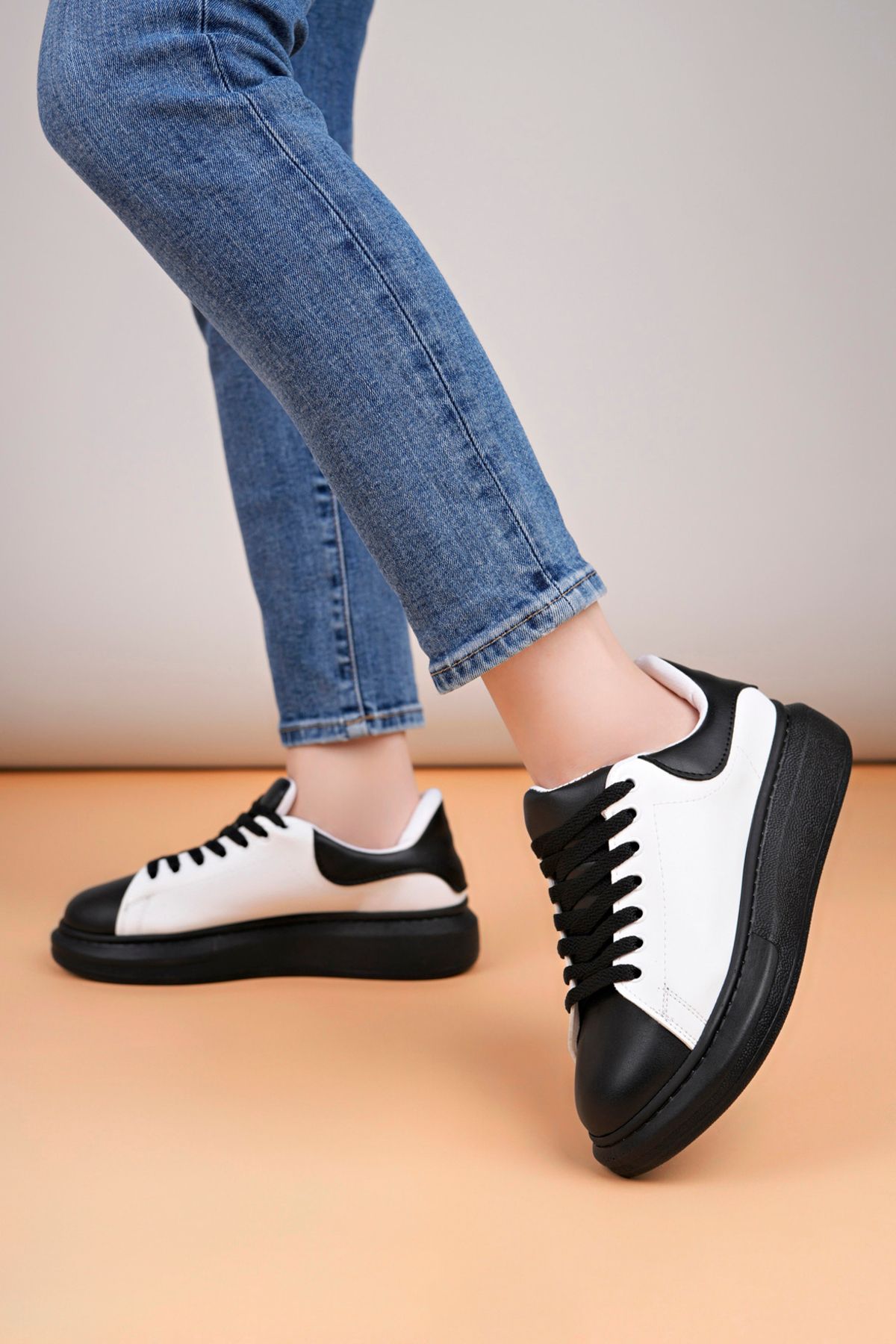 Luis Toronto LT109 Beyaz Siyah Cilt Siyah Taban Kadın Sneaker