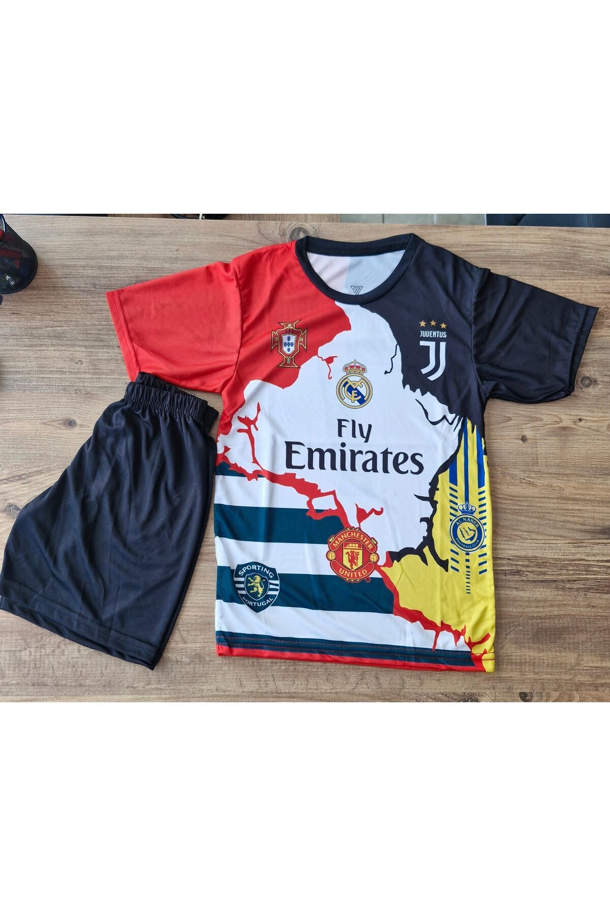 yenteks Cristiano Ronaldo Tüm Takımlar Özel Tasrım Çocuk Forma Takımı 4'lü Set Çorap+Bileklik Hediyeli